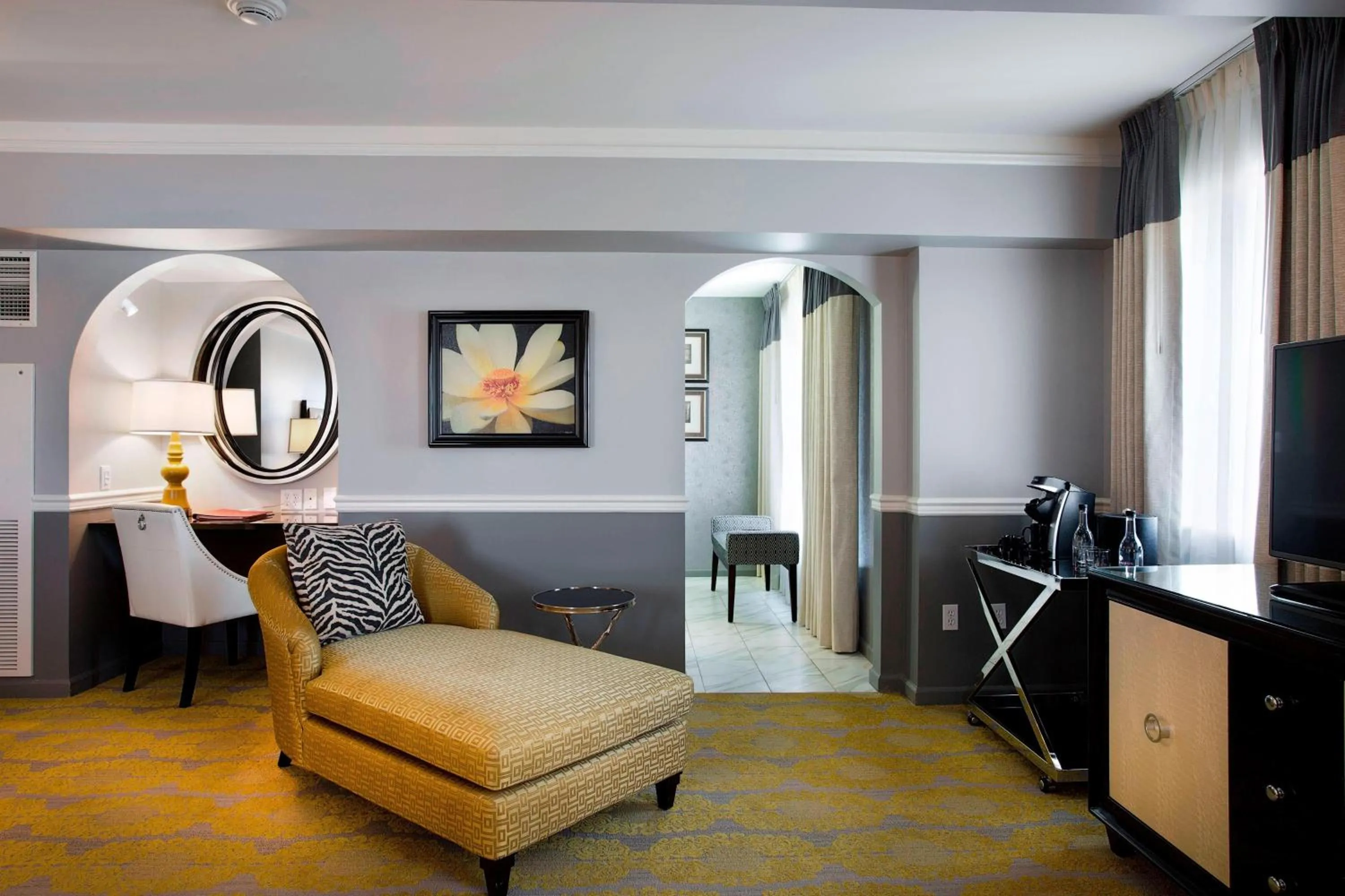 Photo of the whole room in Ambassador Hotel Tulsa, Autograph Collection