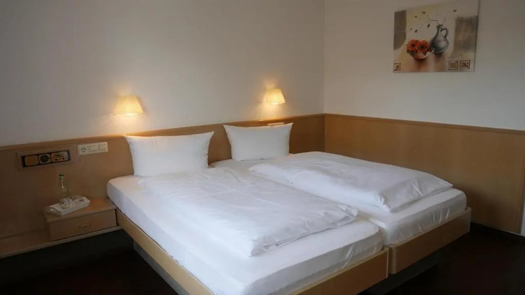 Bed in Hotel Garni Alte Post