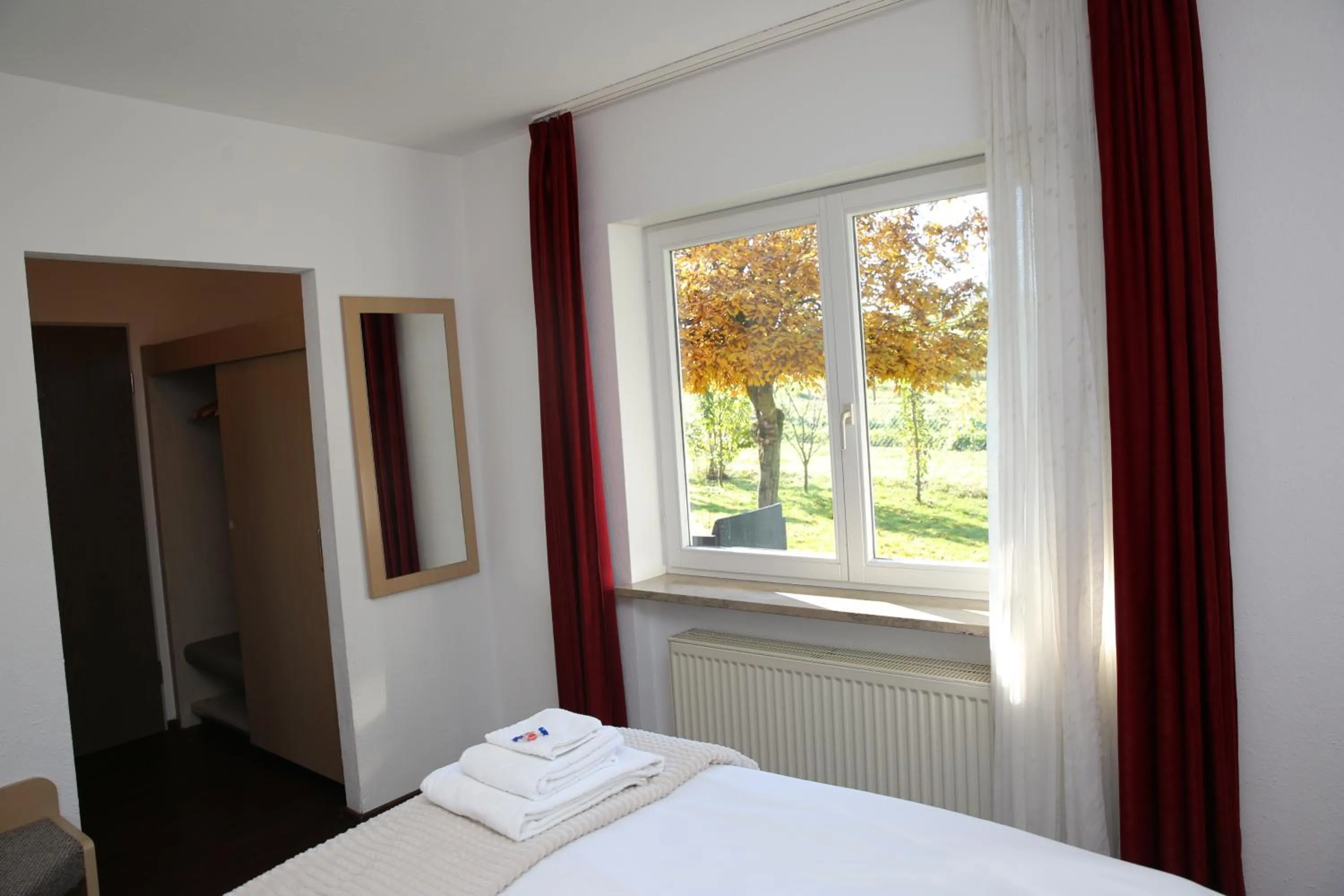 Photo of the whole room, Bed in Hotel Garni Alte Post