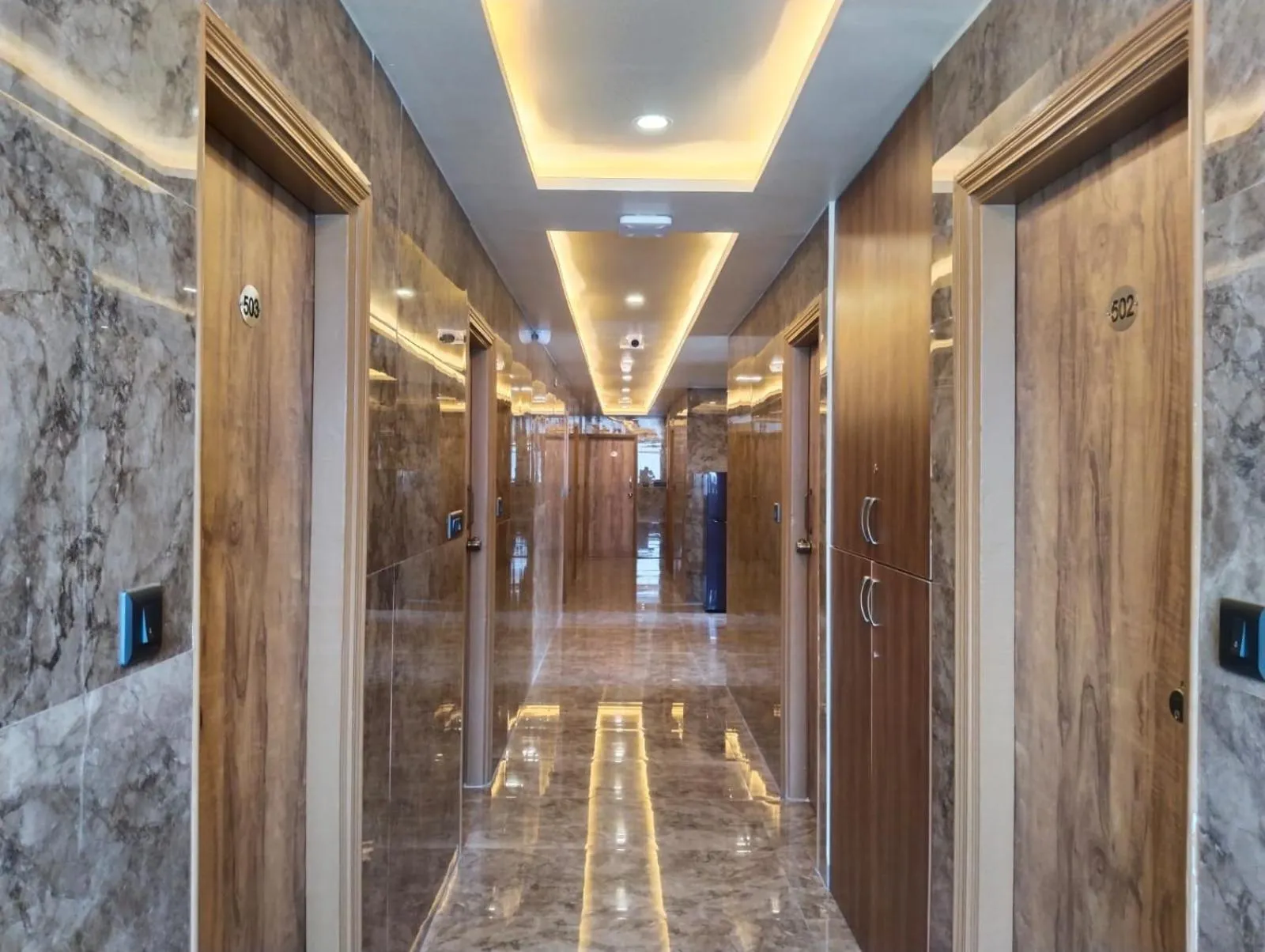 elevator in Hotel Windsor Plaza