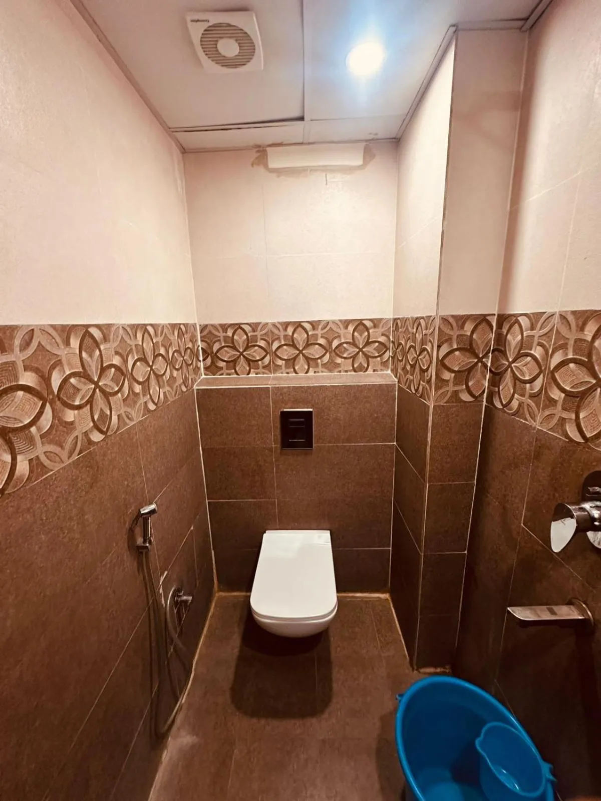 Shower in Hotel Windsor Plaza