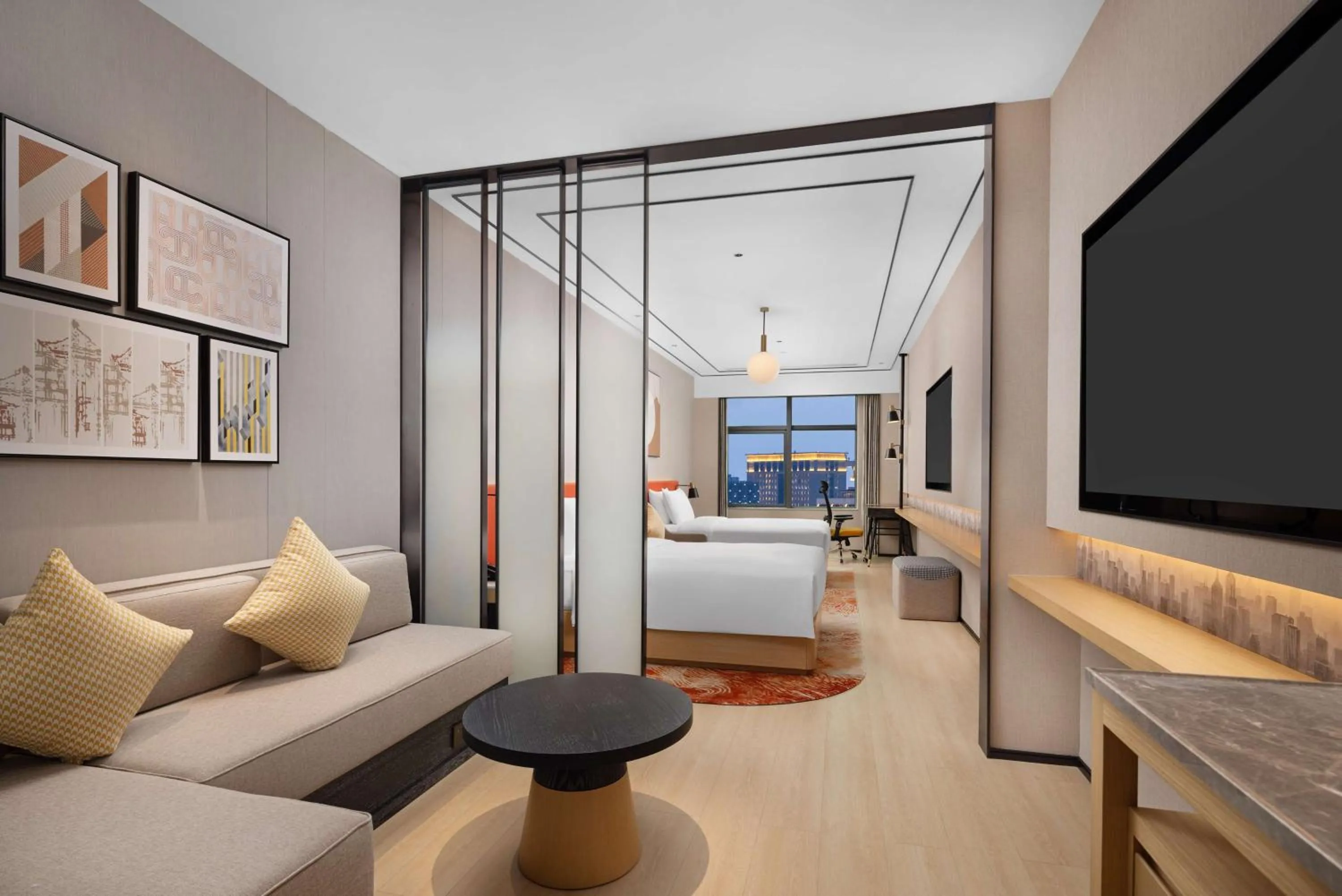 Living room, Bed in Hilton Garden Inn Chengdu Chunxi Road Center