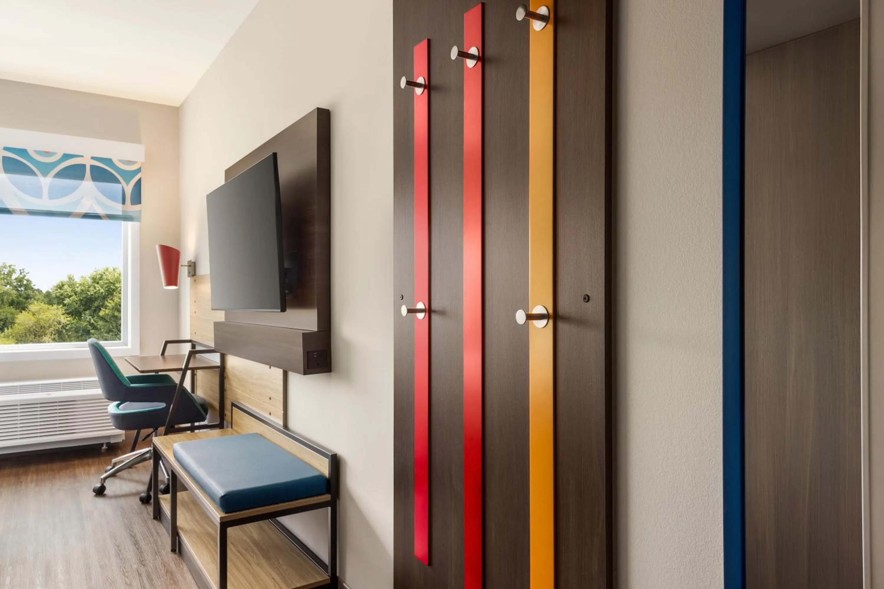 TV and multimedia in Tru By Hilton Martinsburg