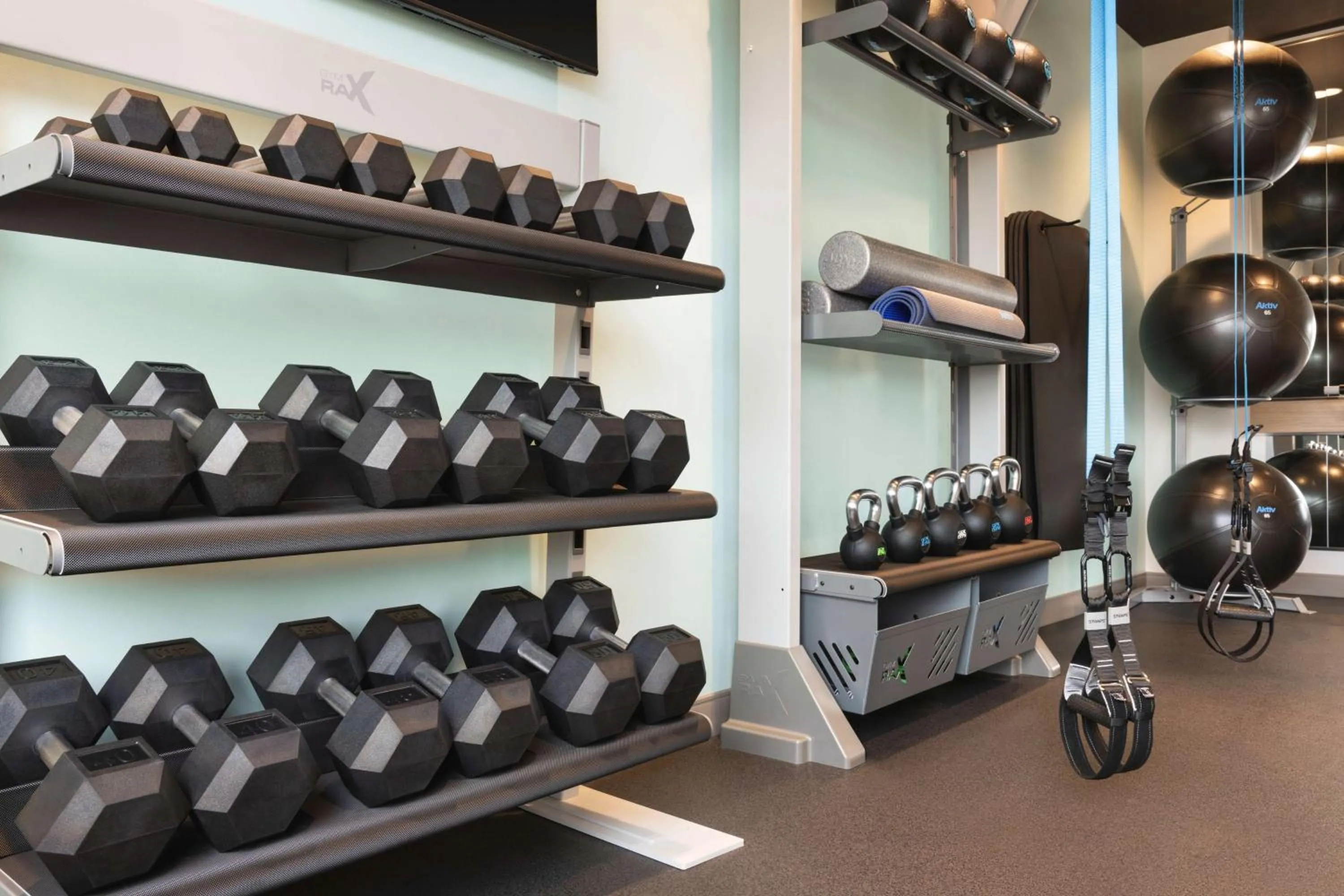 Fitness centre/facilities in Tru By Hilton Martinsburg