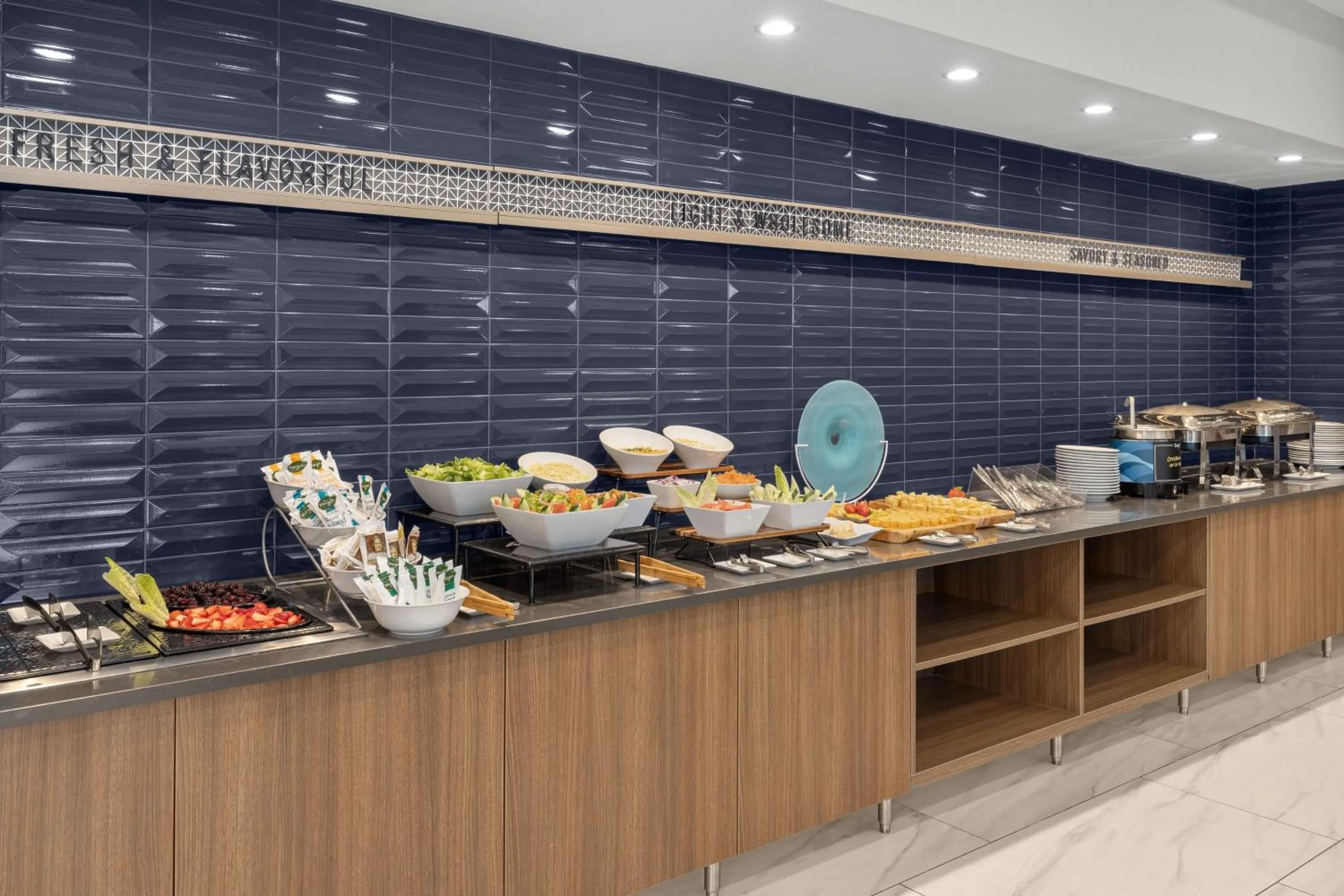 Restaurant/places to eat in Homewood Suites By Hilton Downers Grove Chicago, Il