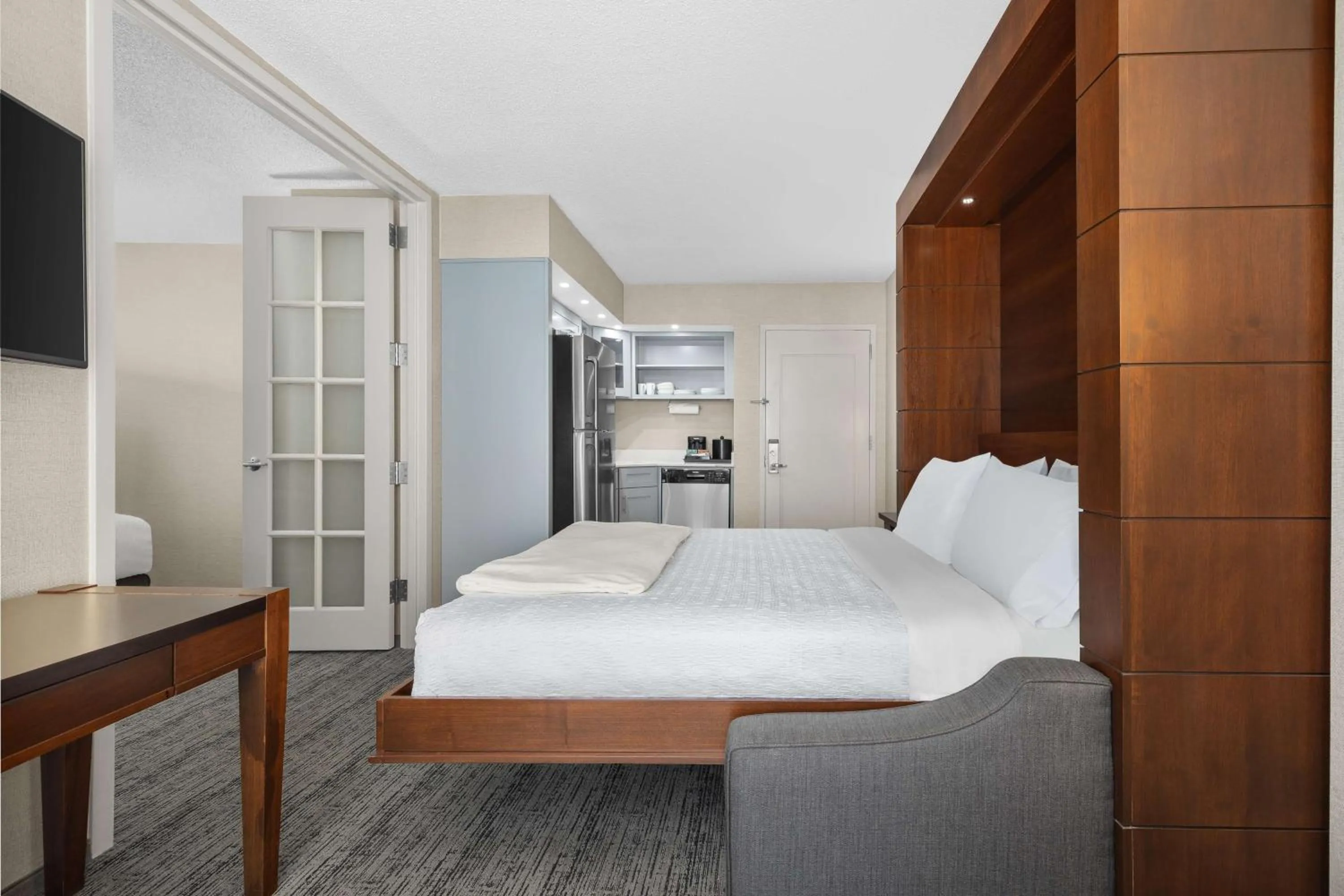 Bed in Homewood Suites By Hilton Downers Grove Chicago, Il