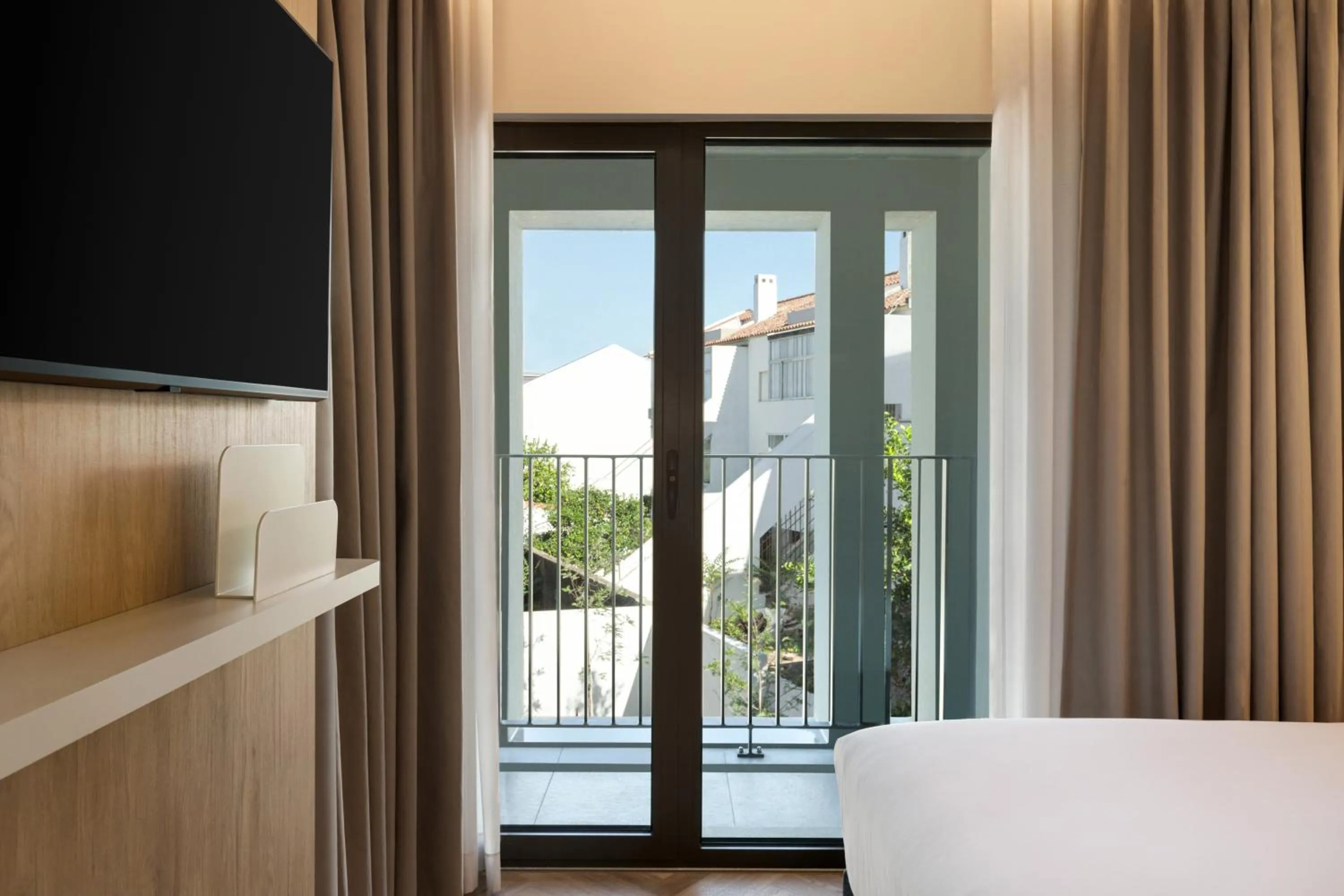 Balcony/Terrace, Bed in Holiday Inn Express Évora by IHG