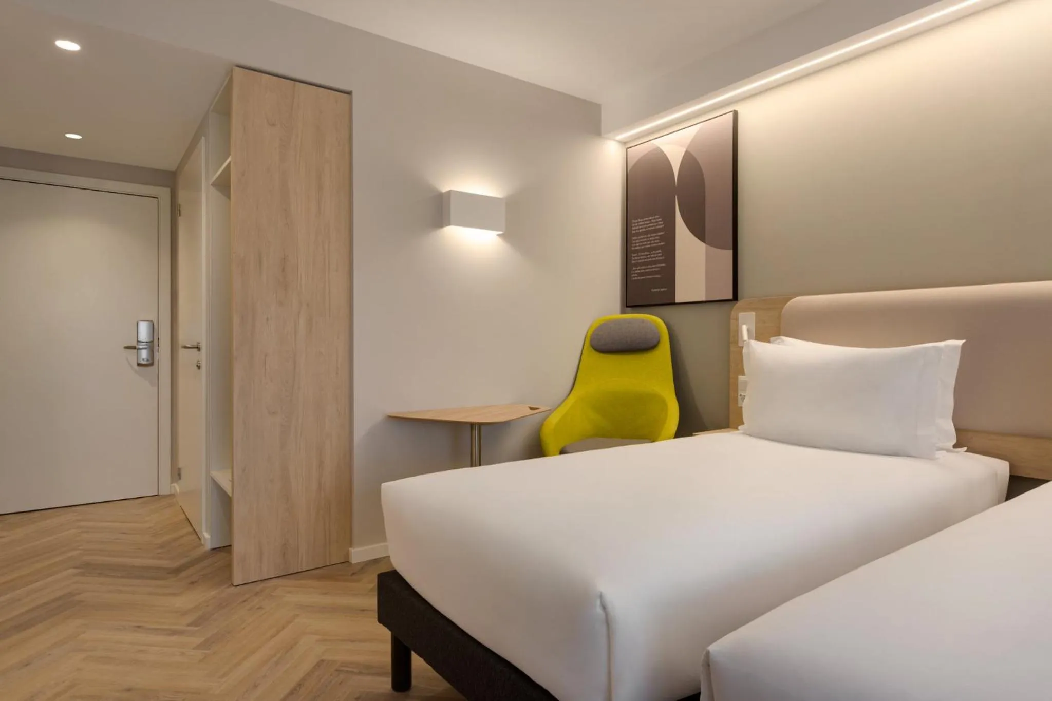 Photo of the whole room, Bed in Holiday Inn Express Évora by IHG