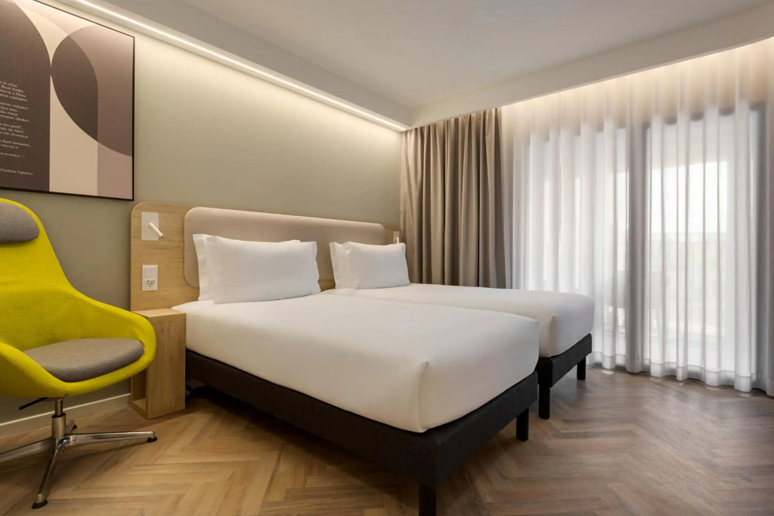 Standard Twin Room - Mobility Access in Holiday Inn Express Évora by IHG Standard Twin Room - Mobility Access in Holiday Inn Express Évora by IHG