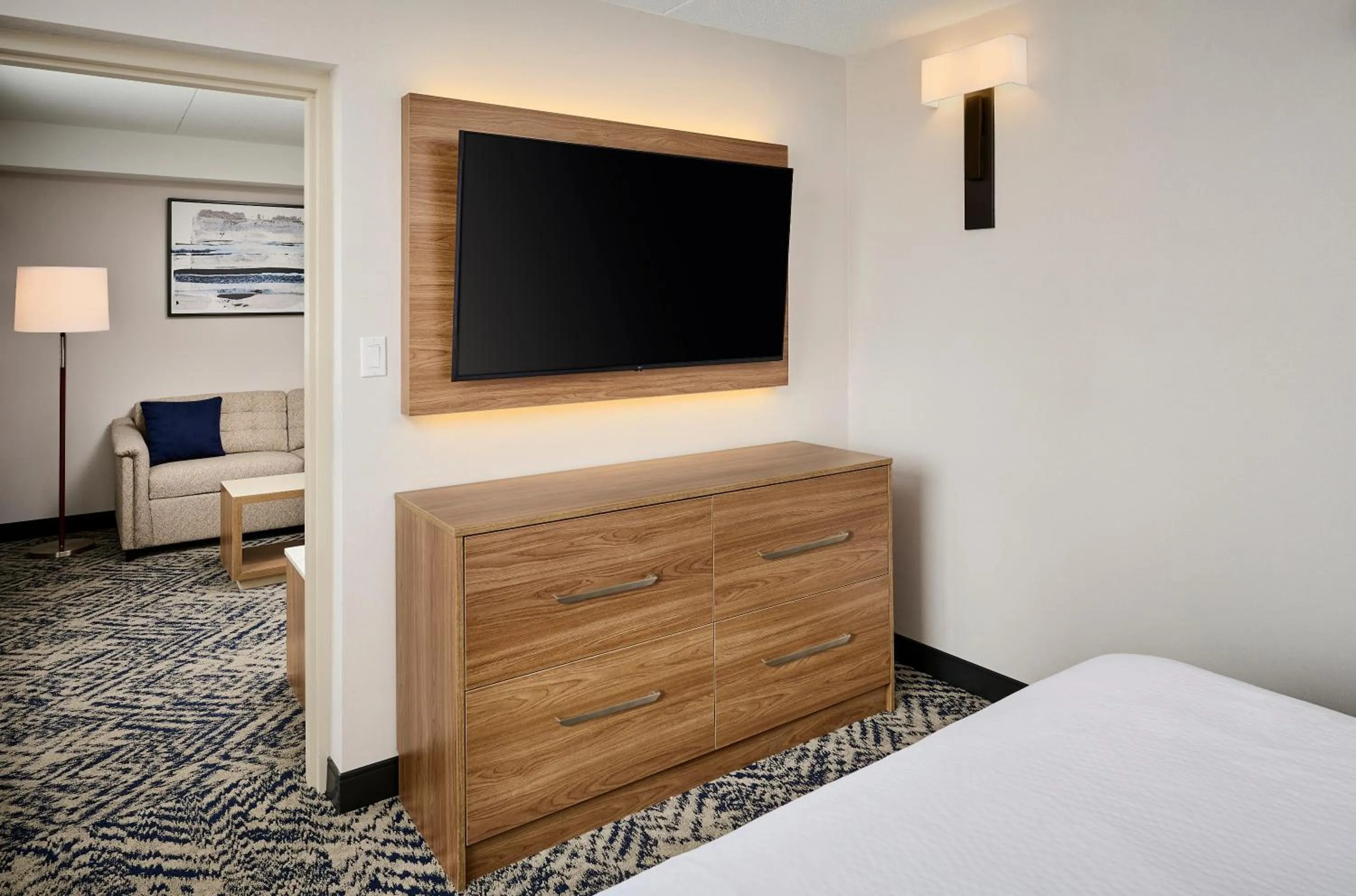 Bedroom, Bed in Candlewood Suites Burlington Conference Centre by IHG