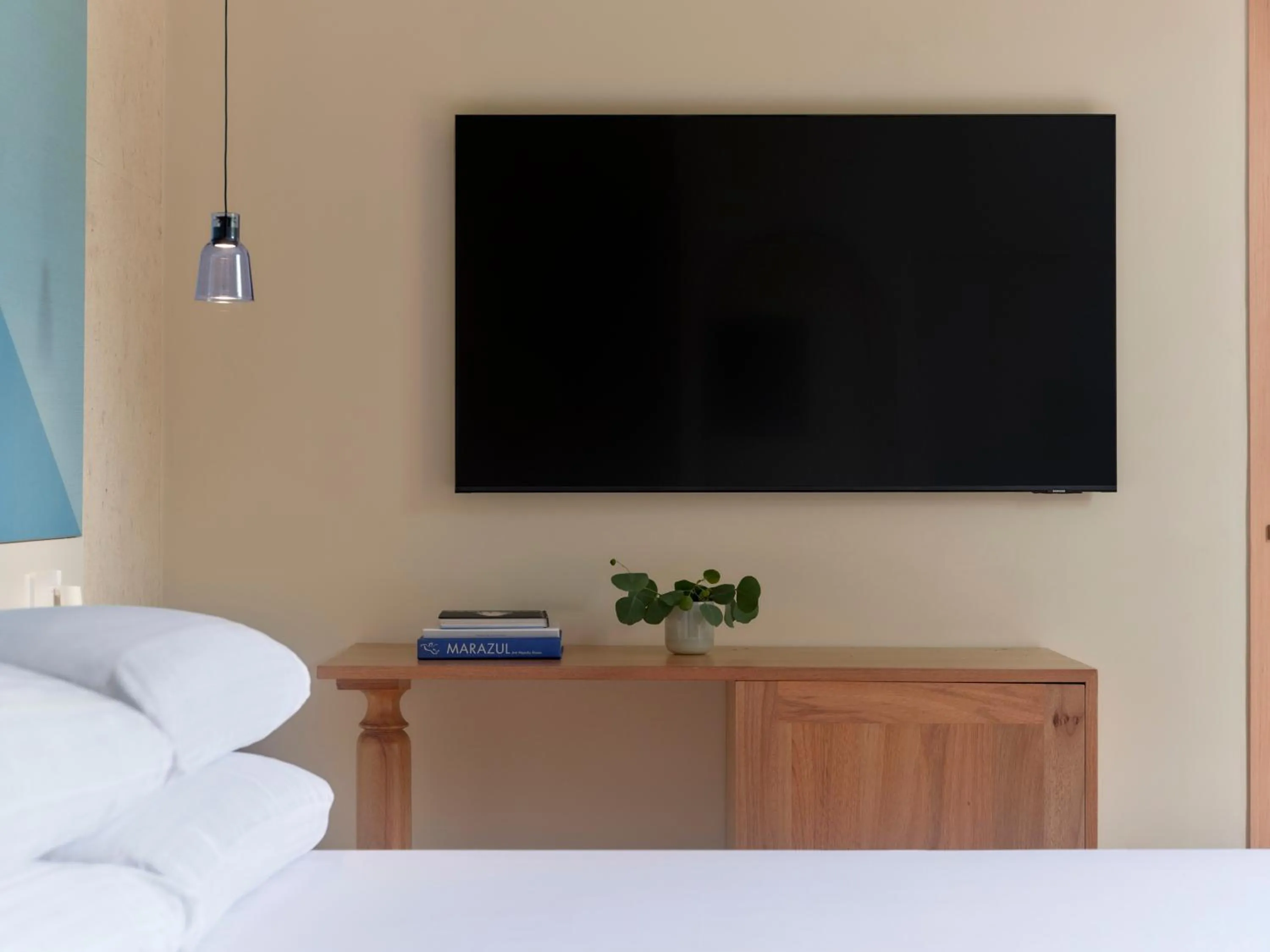 Photo of the whole room, Bed in Kimpton Las Mercedes by IHG