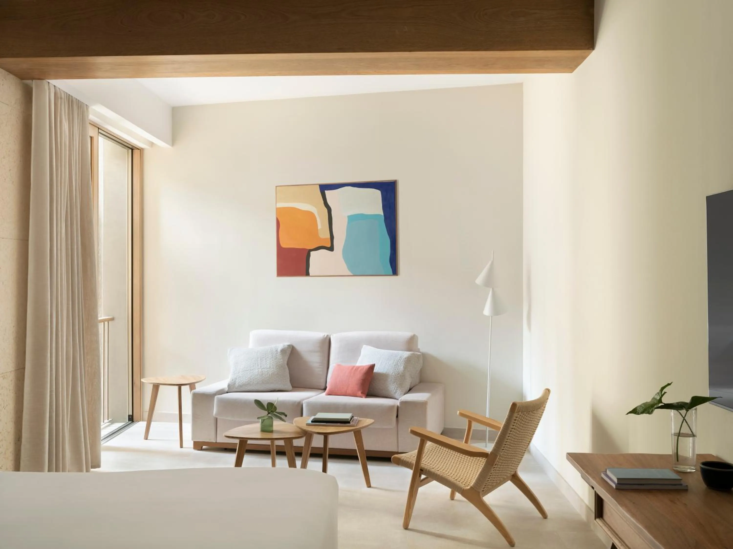 Photo of the whole room in Kimpton Las Mercedes by IHG