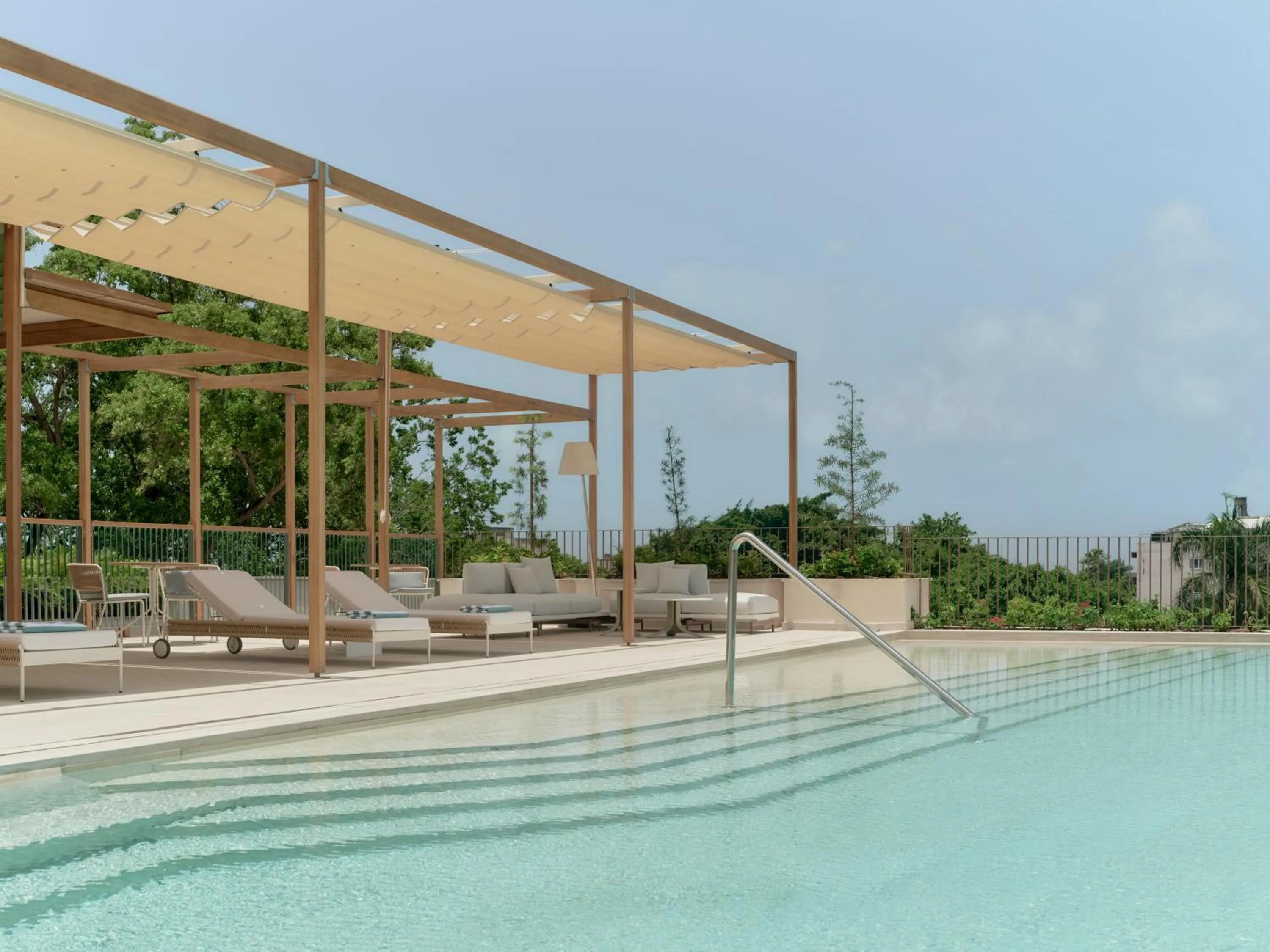 Swimming pool in Kimpton Las Mercedes by IHG