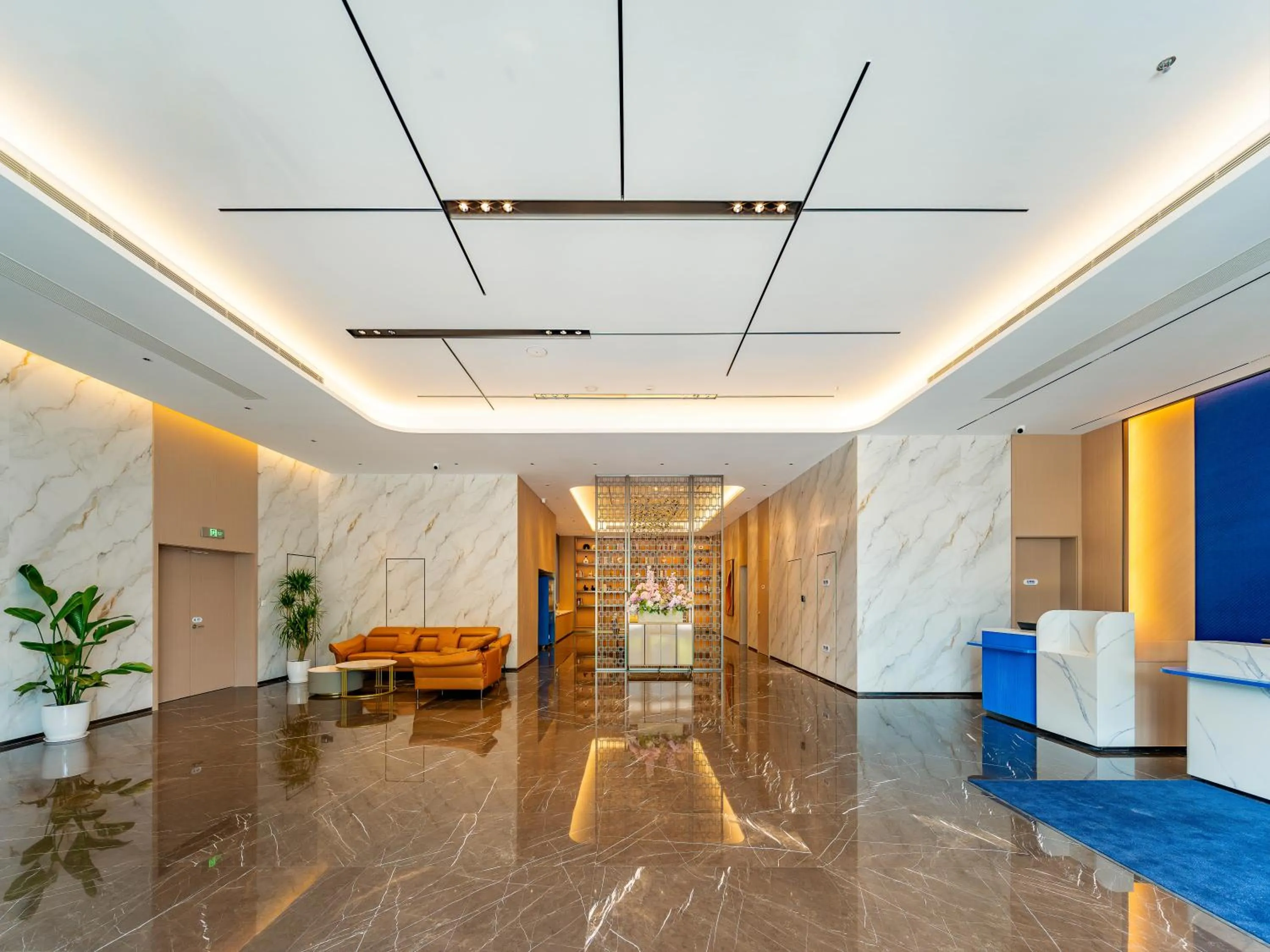 Lobby or reception in Holiday Inn Express Nanjing Riverside by IHG