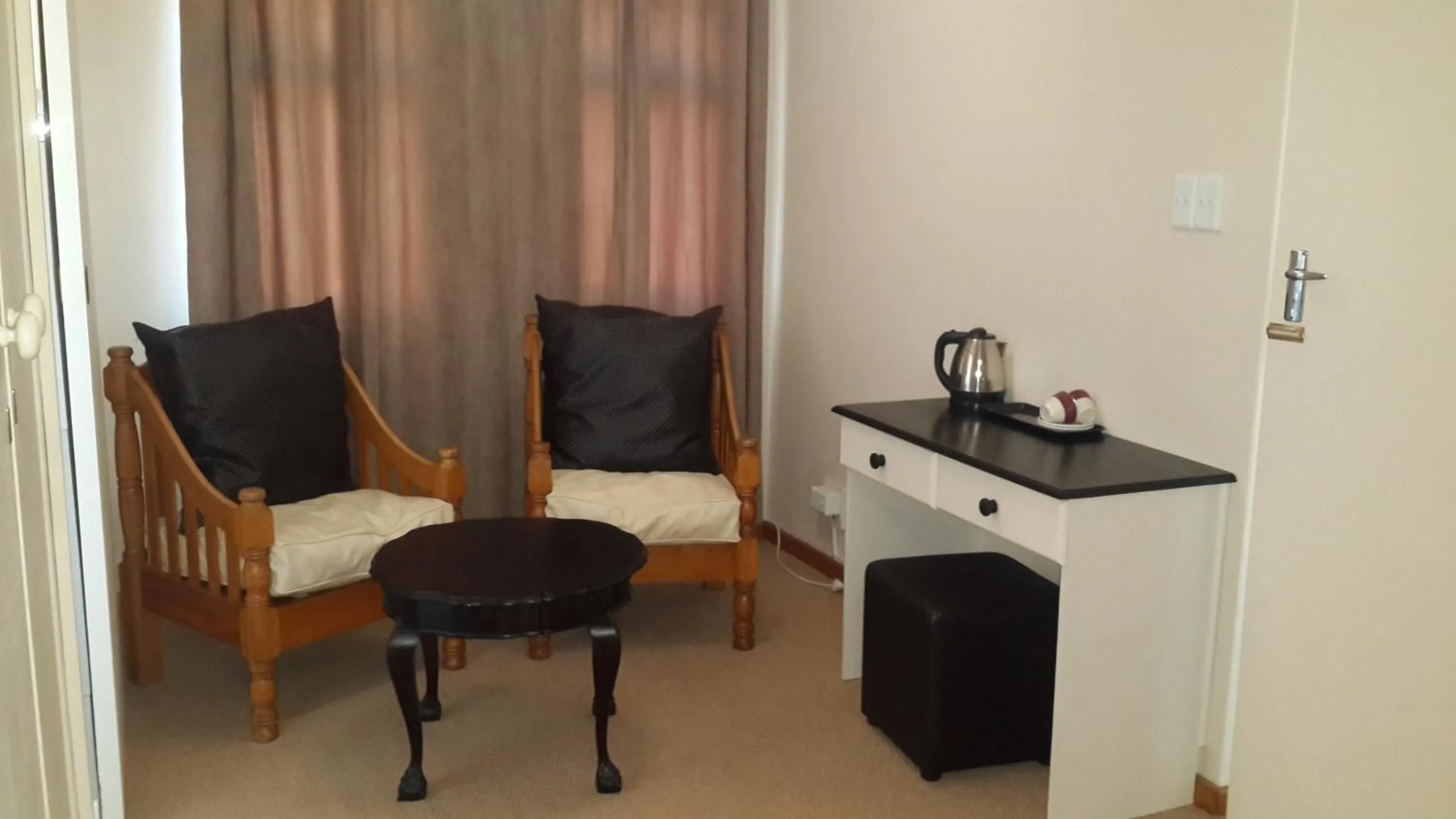 Seating area in Victoria Hotel