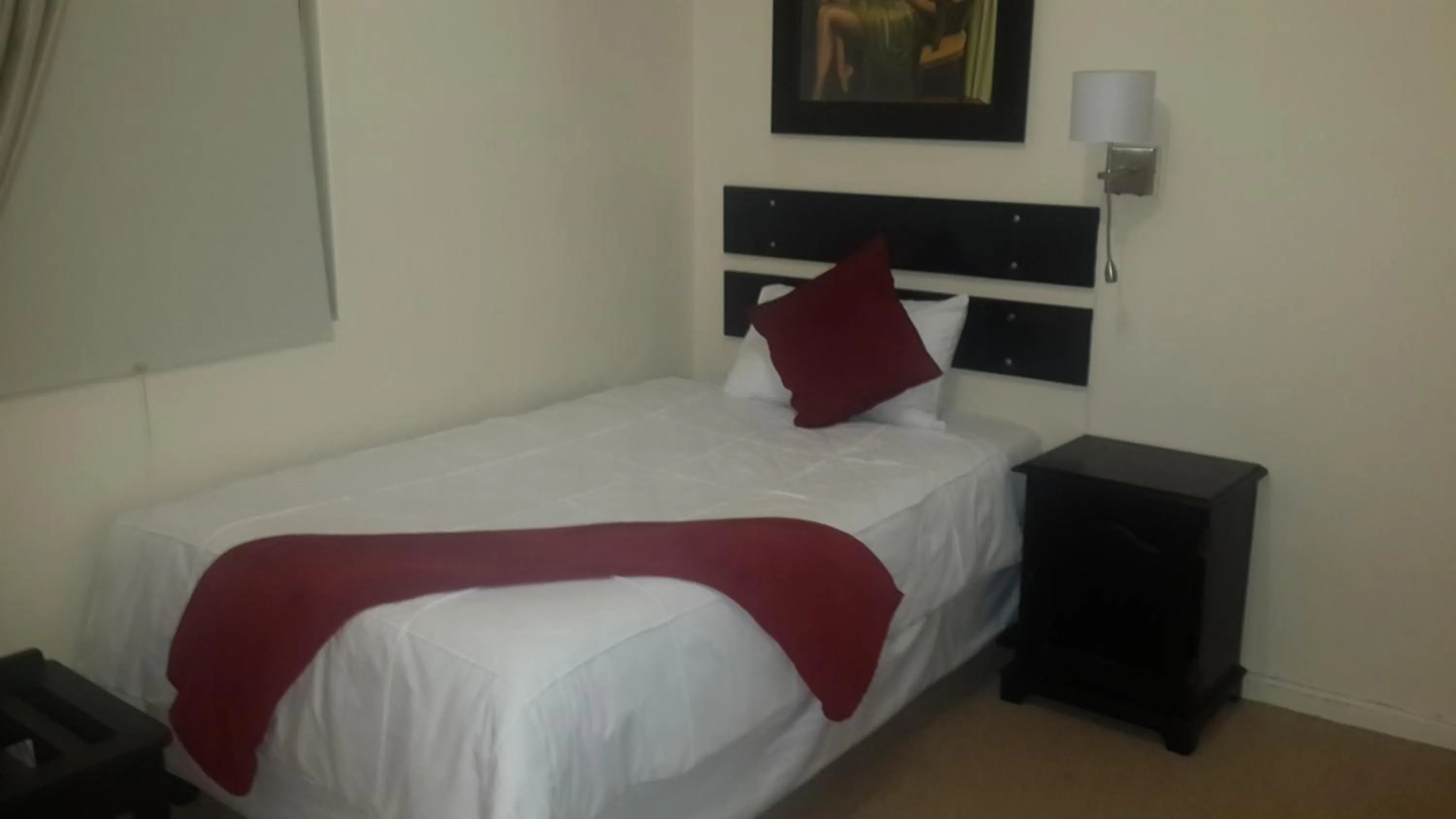 Bedroom, Bed in Victoria Hotel