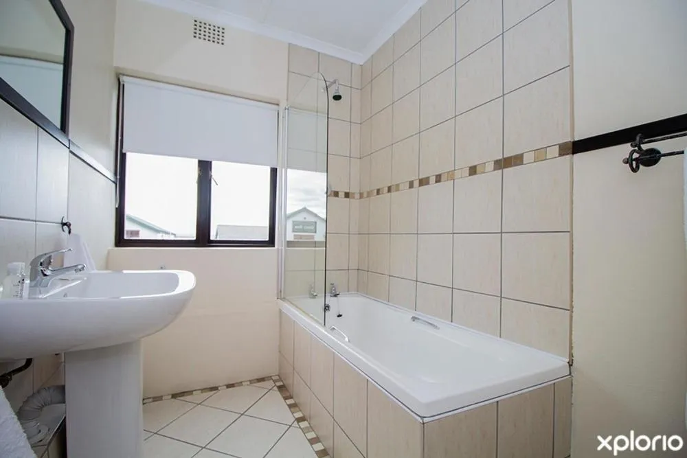 Shower in Victoria Hotel