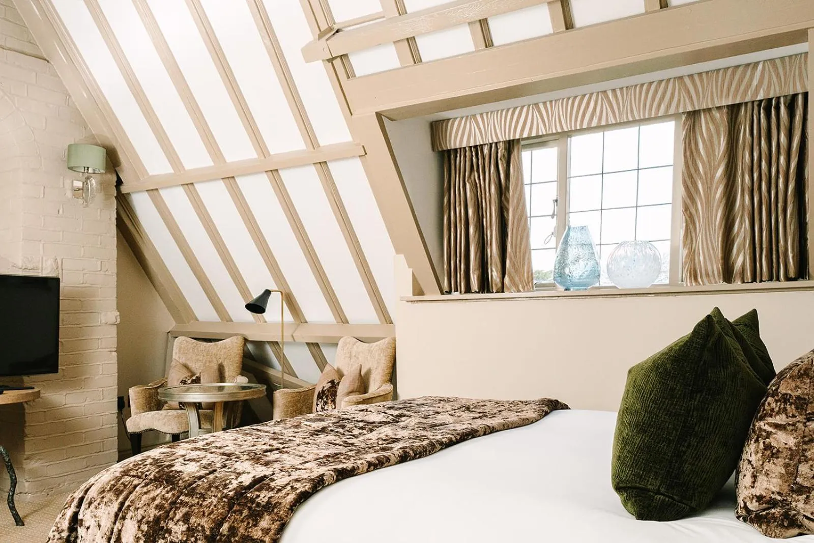 Bed in Pennyhill Park Hotel and Spa