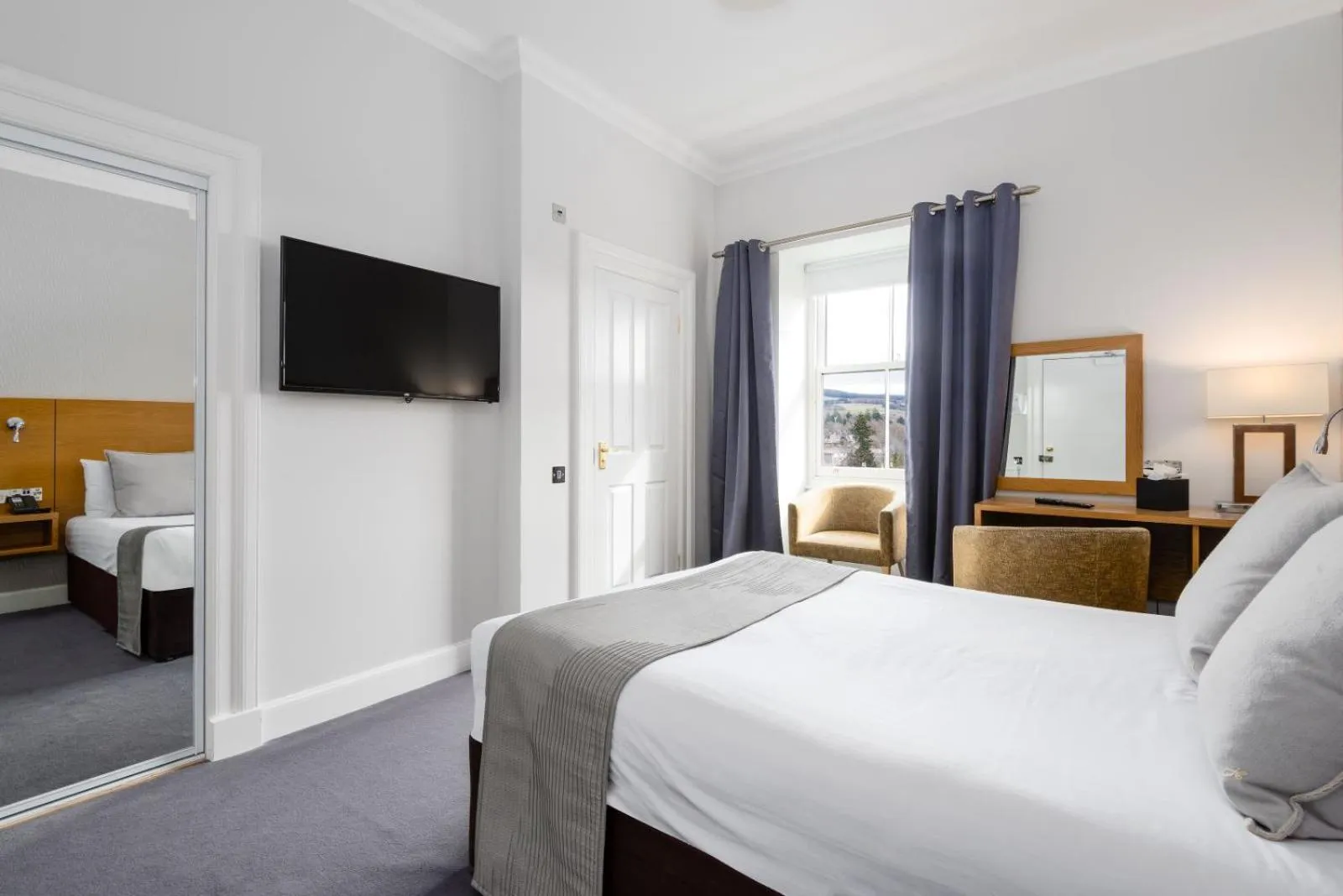 Bedroom, Bed in Fisher's Hotel