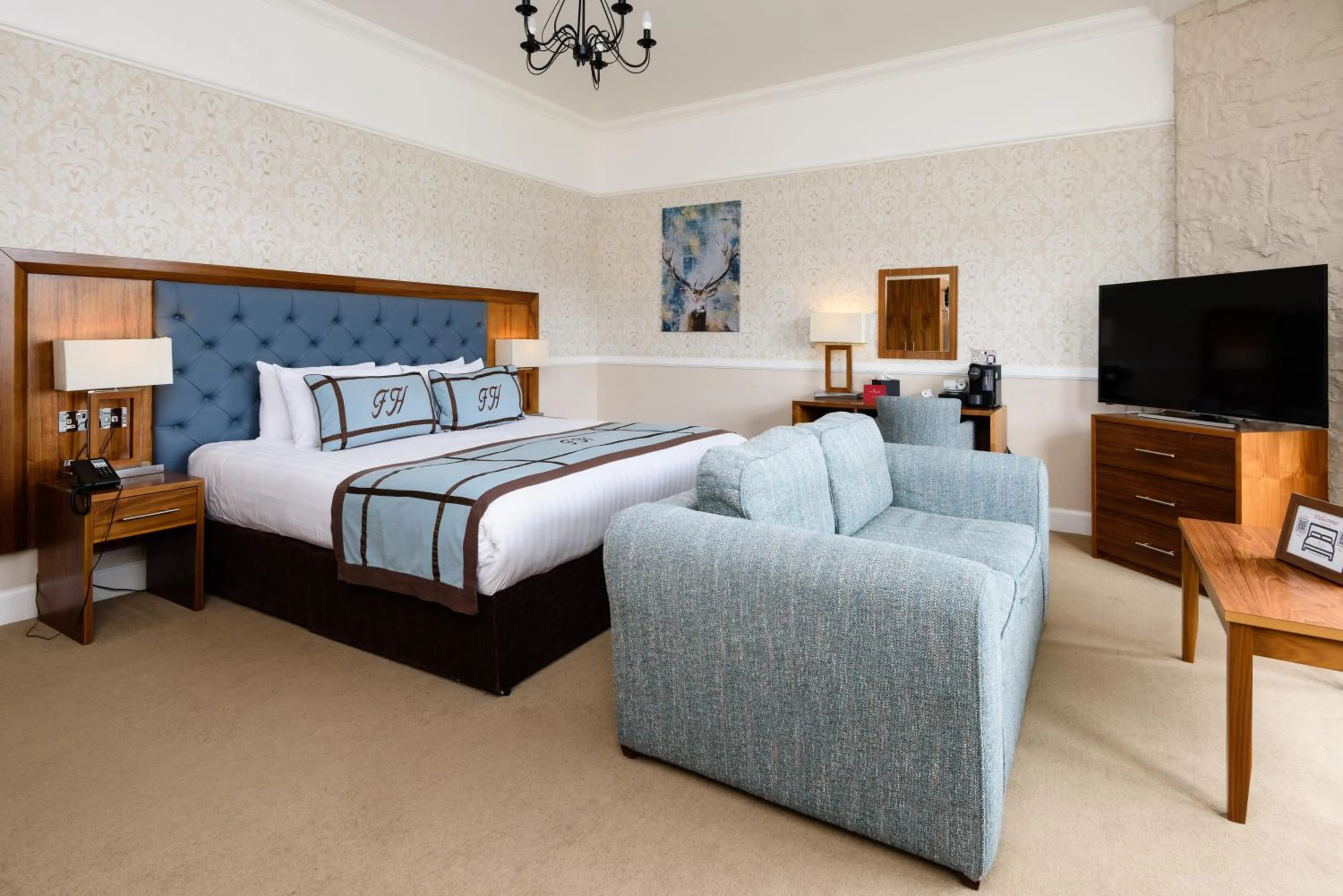 Bedroom, Bed in Fisher's Hotel