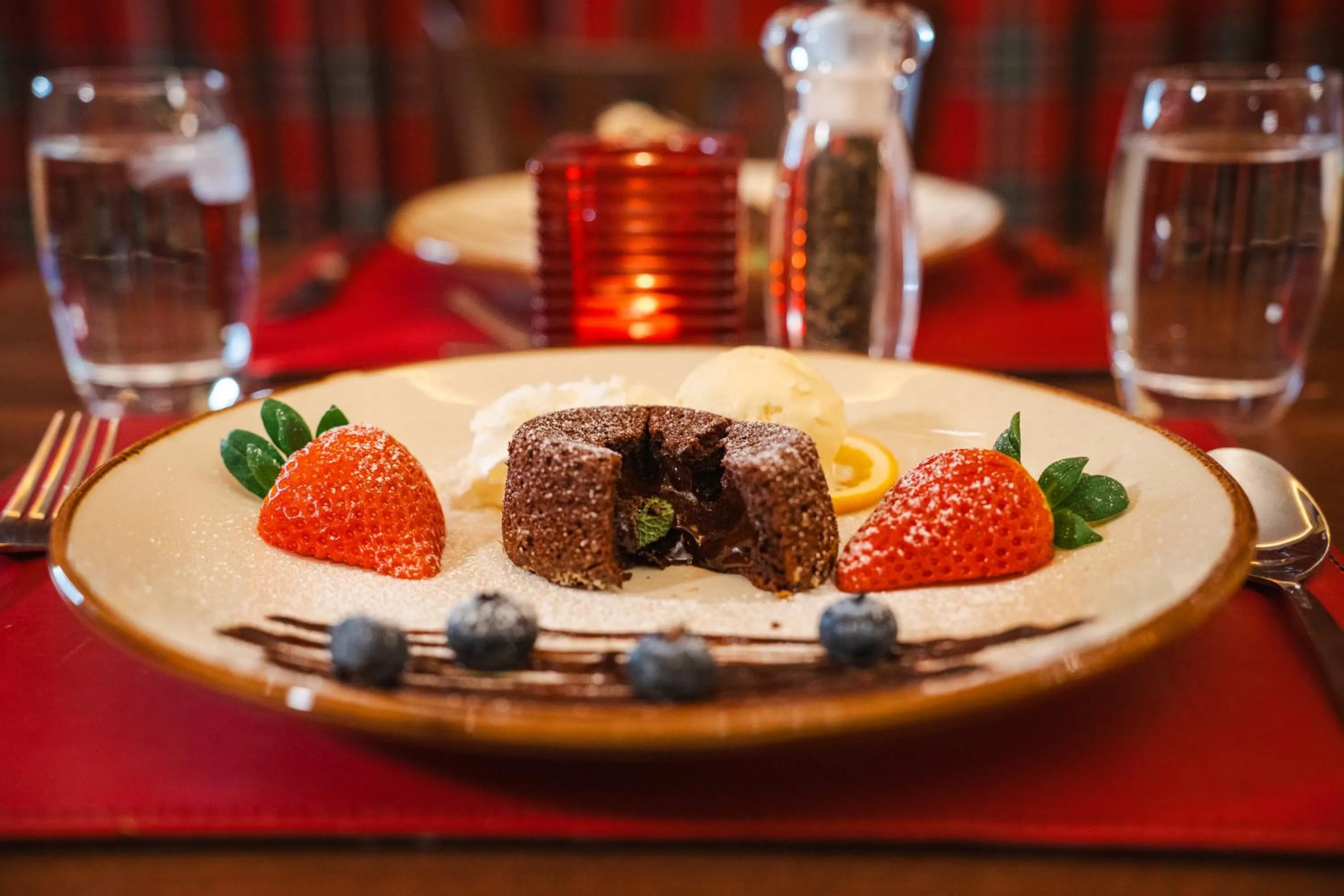 Restaurant/places to eat in Fisher's Hotel