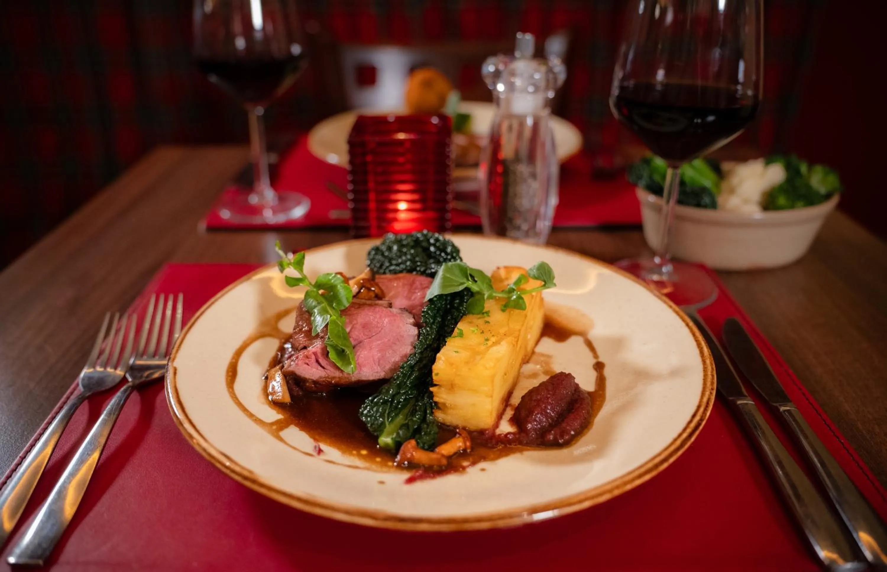 Restaurant/places to eat in Fisher's Hotel