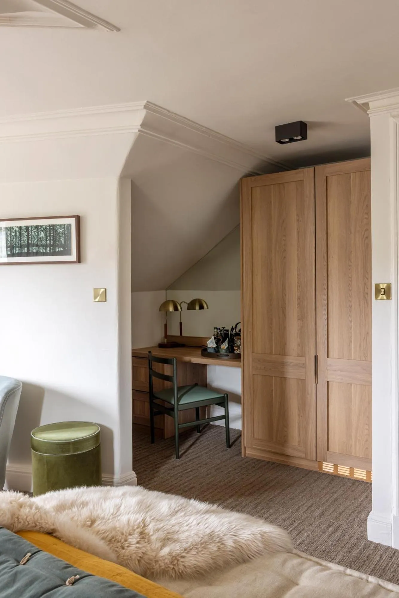 Bedroom, Bed in Pine Trees Hotel Pitlochry