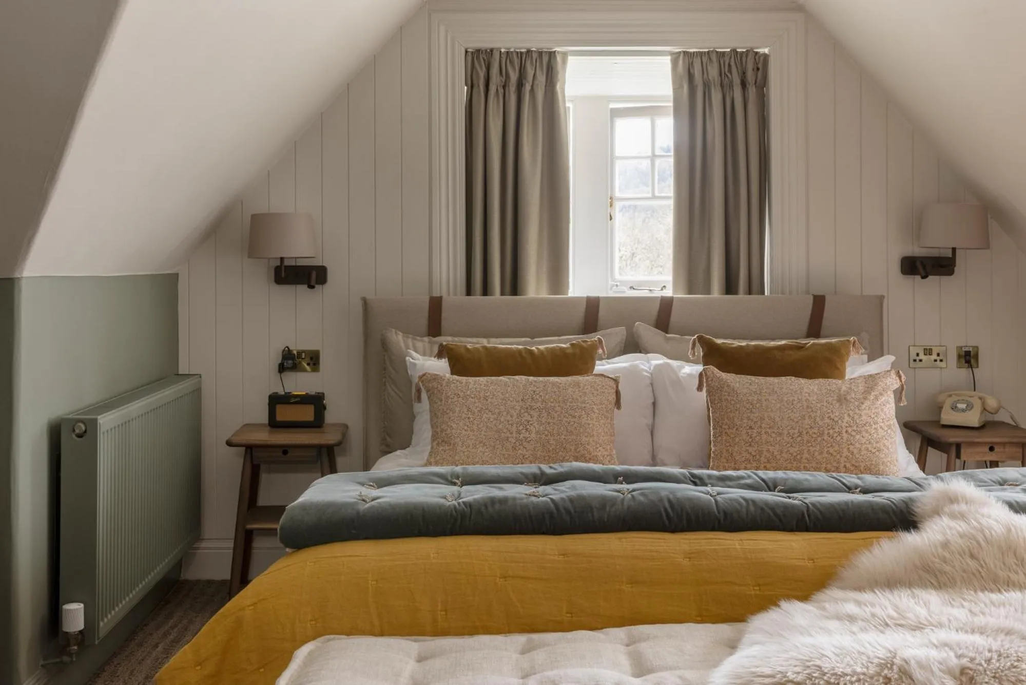 Bed in Pine Trees Hotel Pitlochry