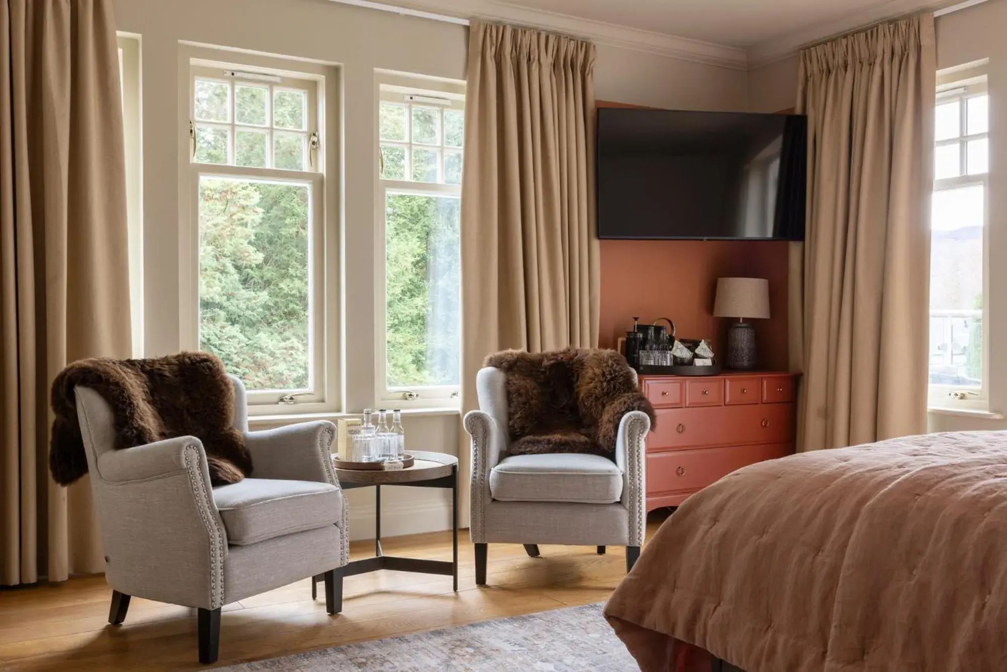 Heather Comfy Luxe with Balcony in Pine Trees Hotel Pitlochry Heather Comfy Luxe with Balcony in Pine Trees Hotel Pitlochry