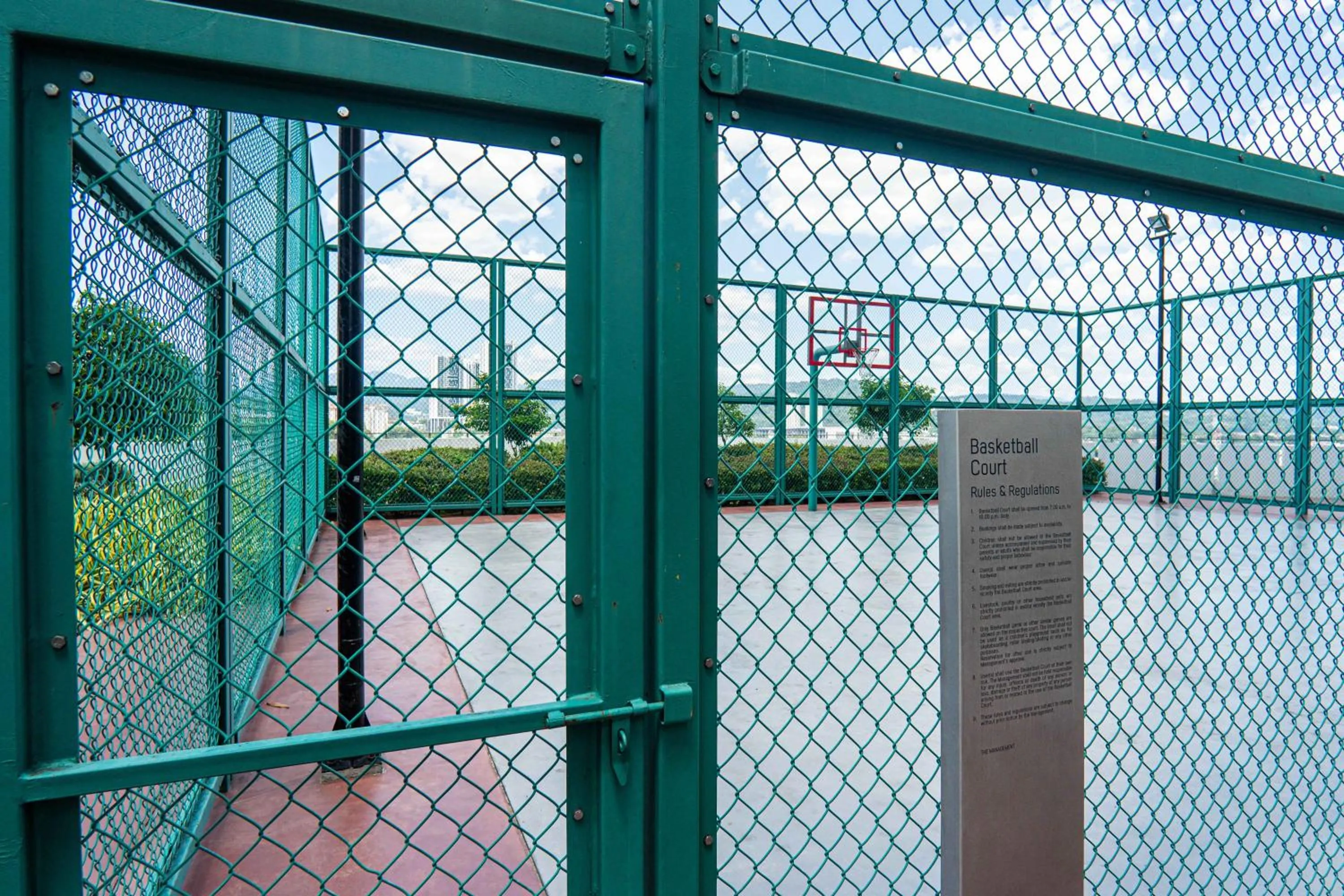 Area and facilities in Datum Jelatek Residence by Airhost