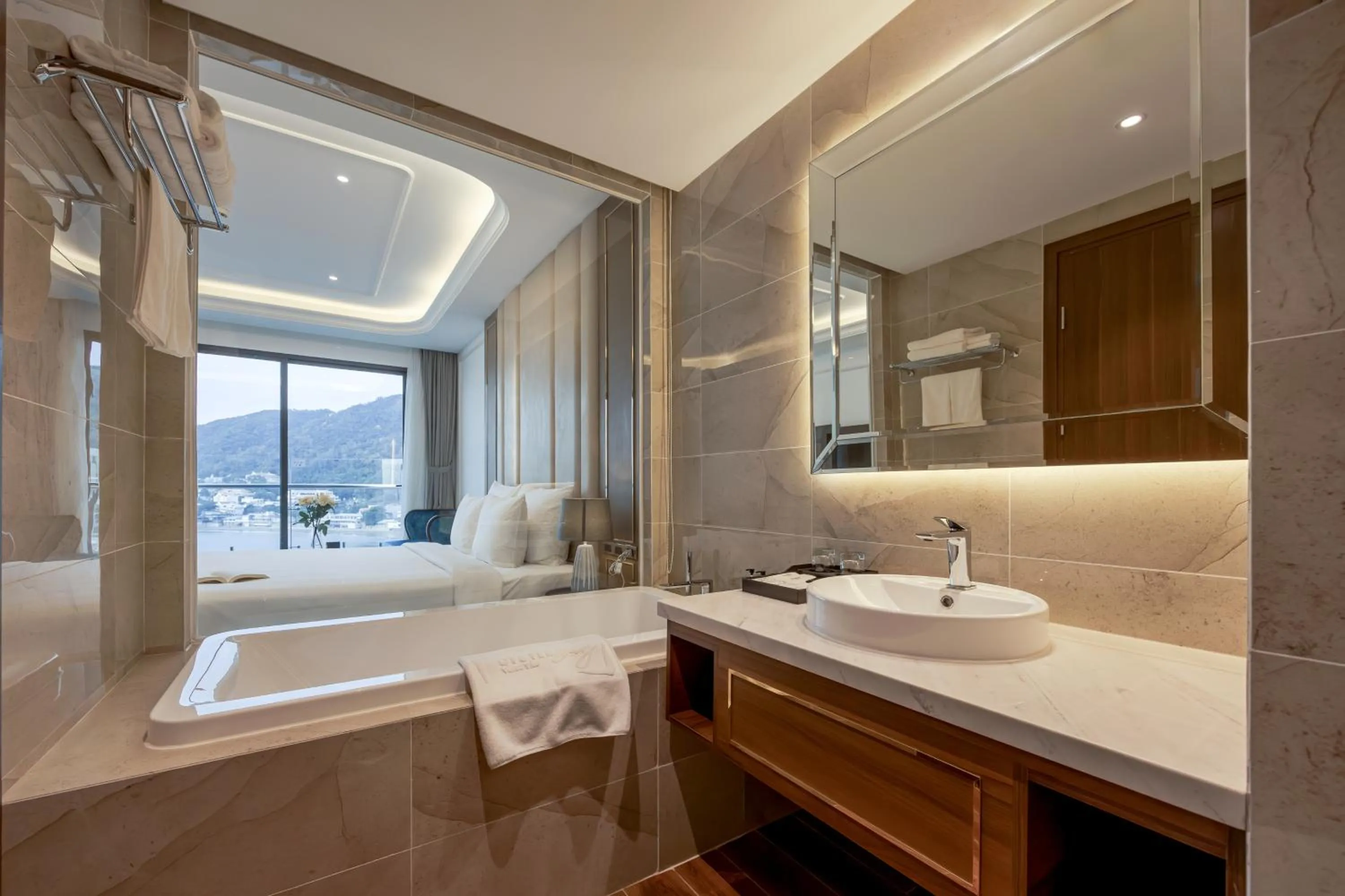 Shower in OYSTER BAY HOTEL VUNG TAU