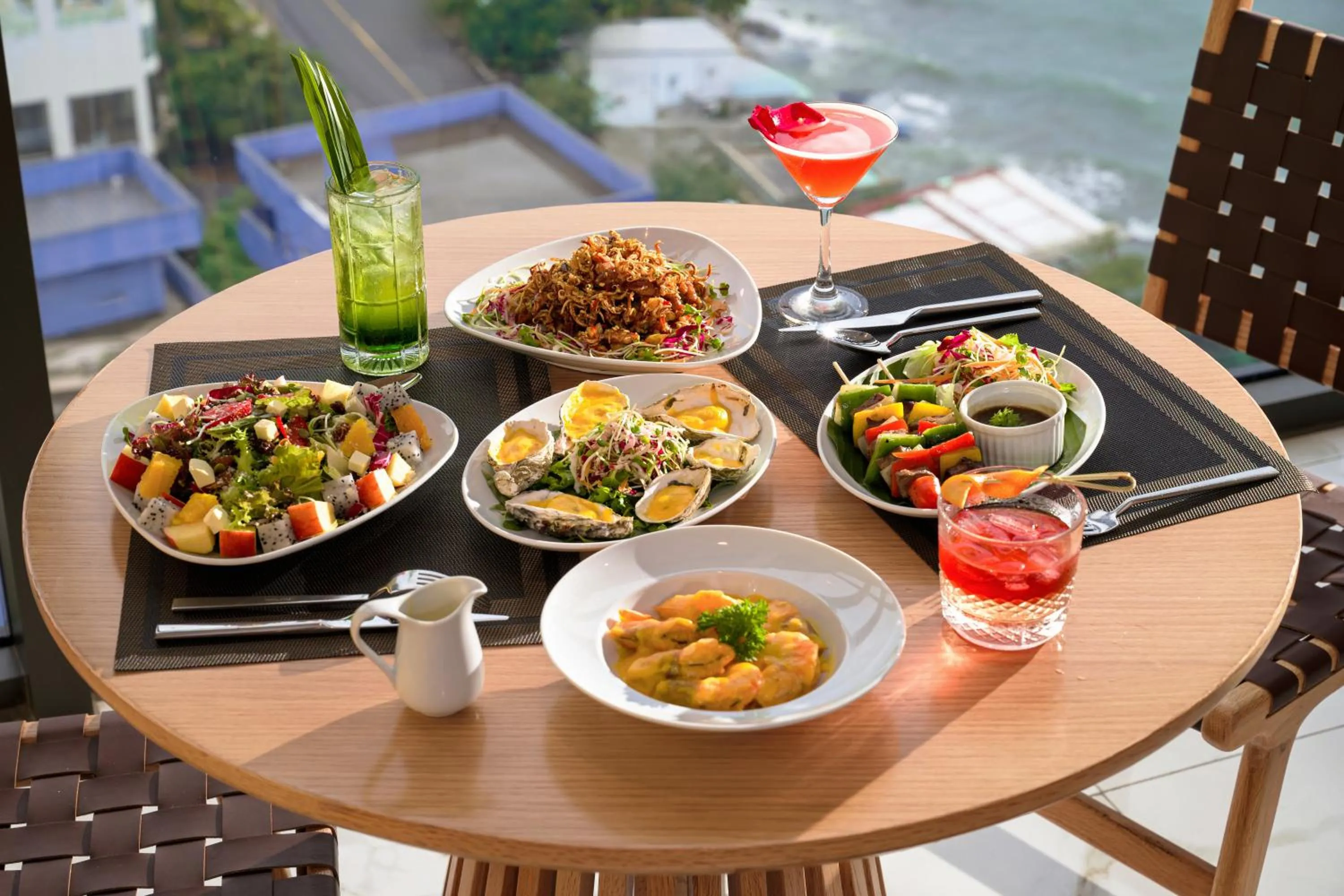 Food and drinks in OYSTER BAY HOTEL VUNG TAU