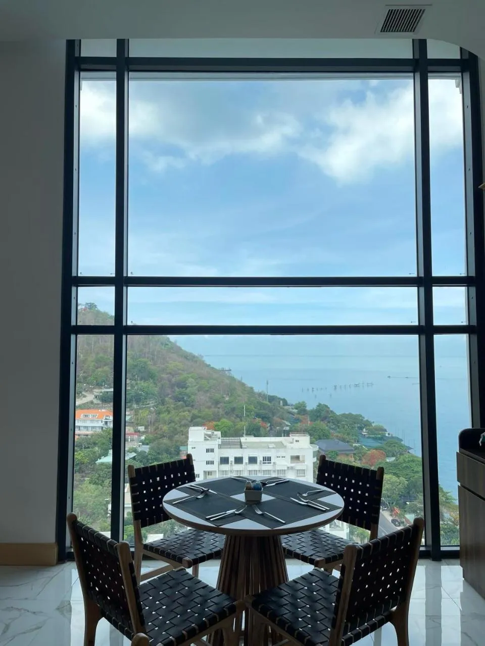 Restaurant/places to eat in OYSTER BAY HOTEL VUNG TAU