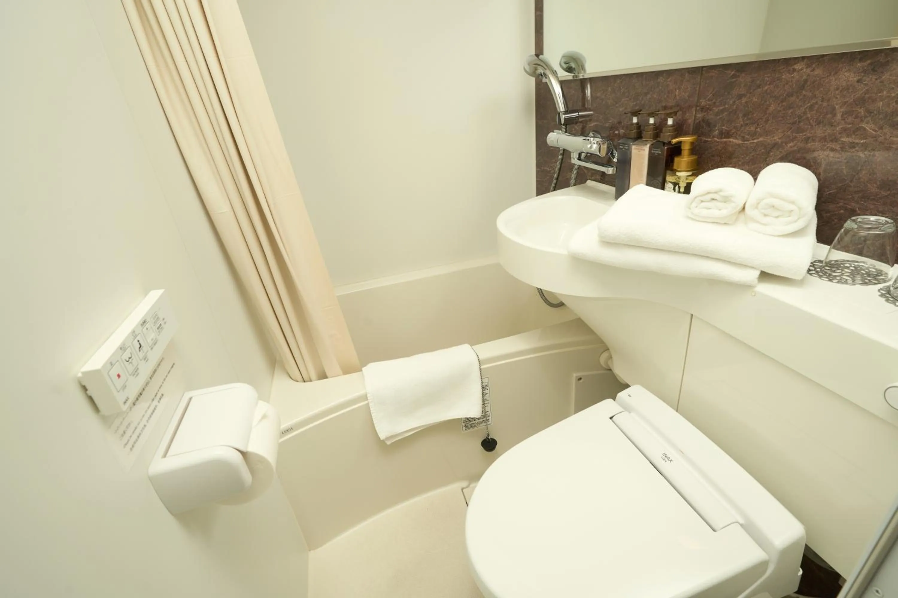 Toilet in Nplus HOTEL Tokyo Nihonbashi