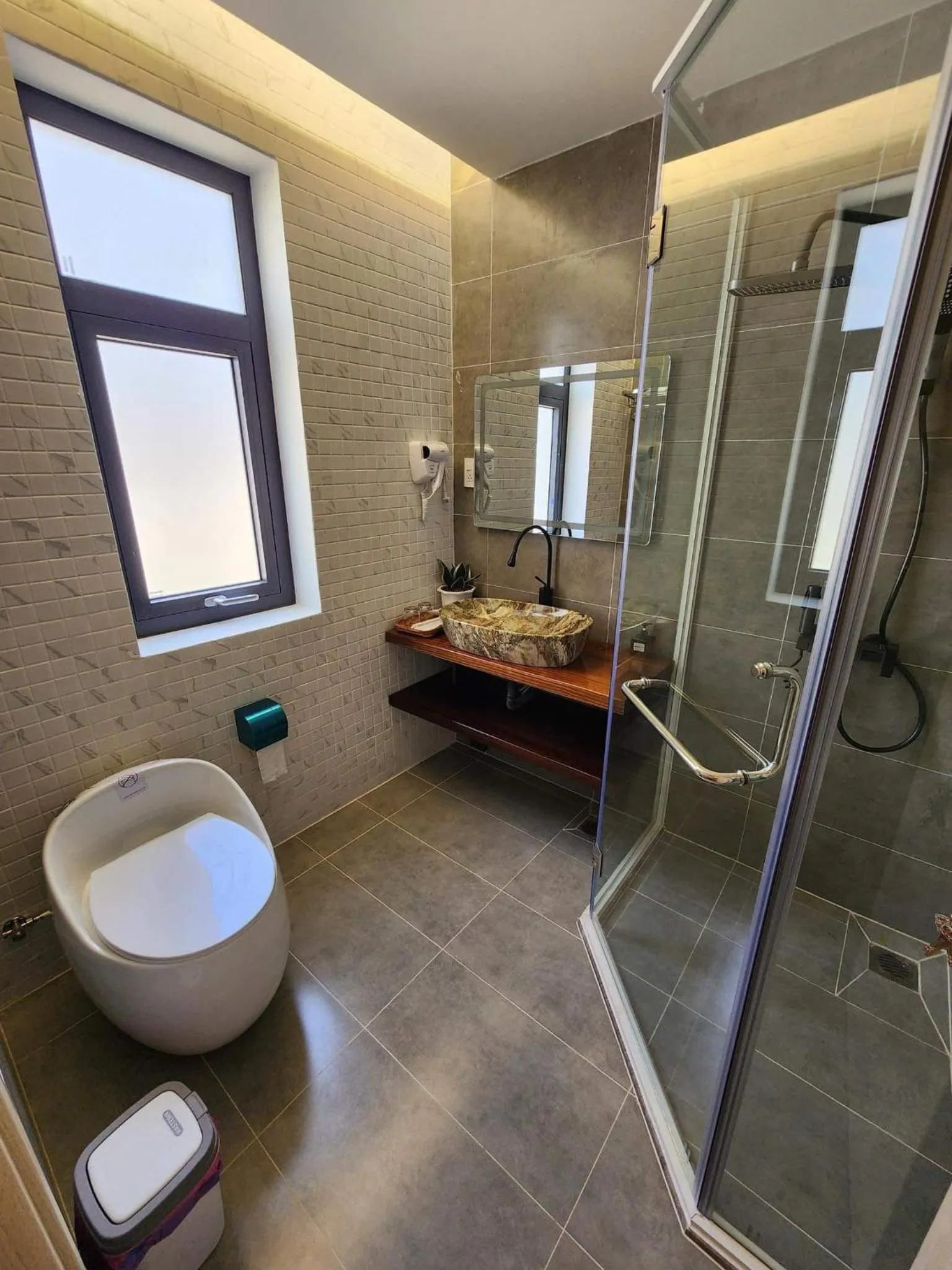 Shower in LHASA HOTEL - Central hotel in Dalat