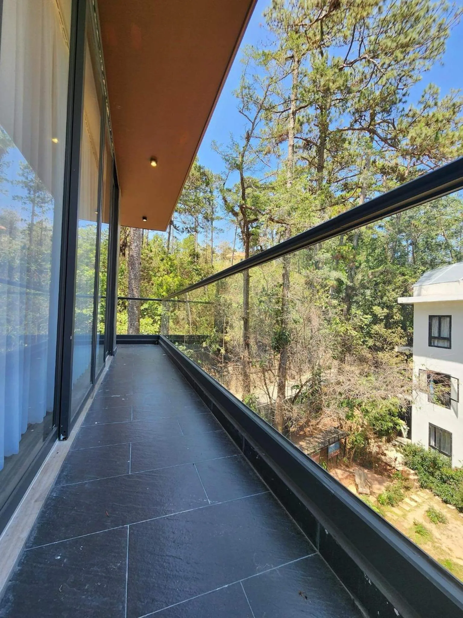 Day in LHASA HOTEL - Central hotel in Dalat