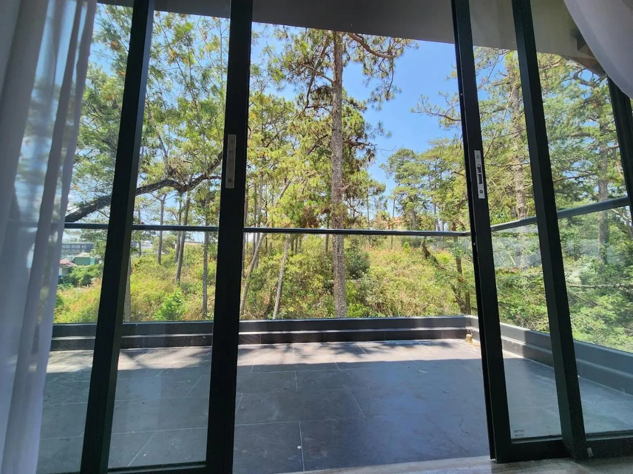 Day in LHASA HOTEL - Central hotel in Dalat