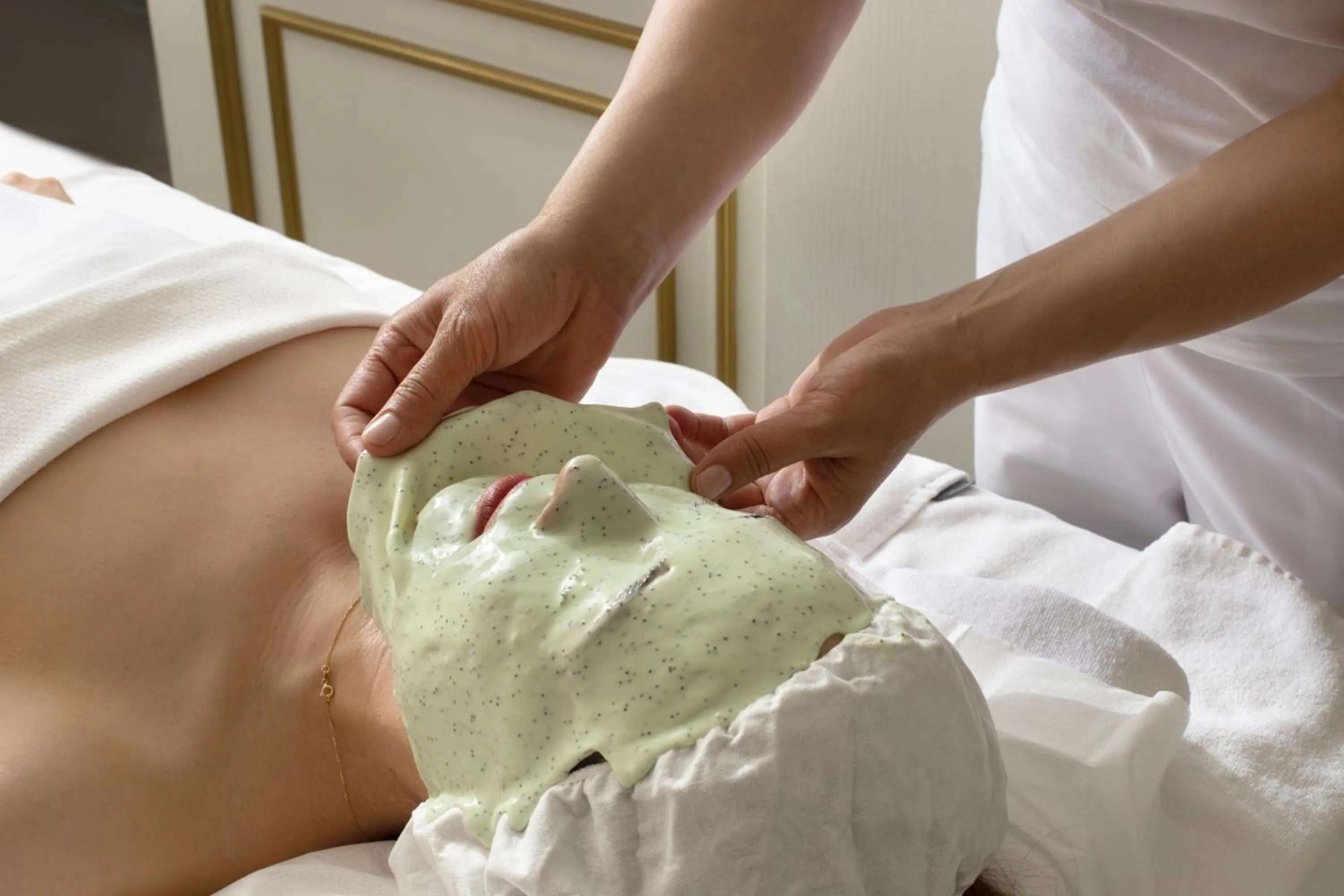 Steam room in Hammamhane Hotel