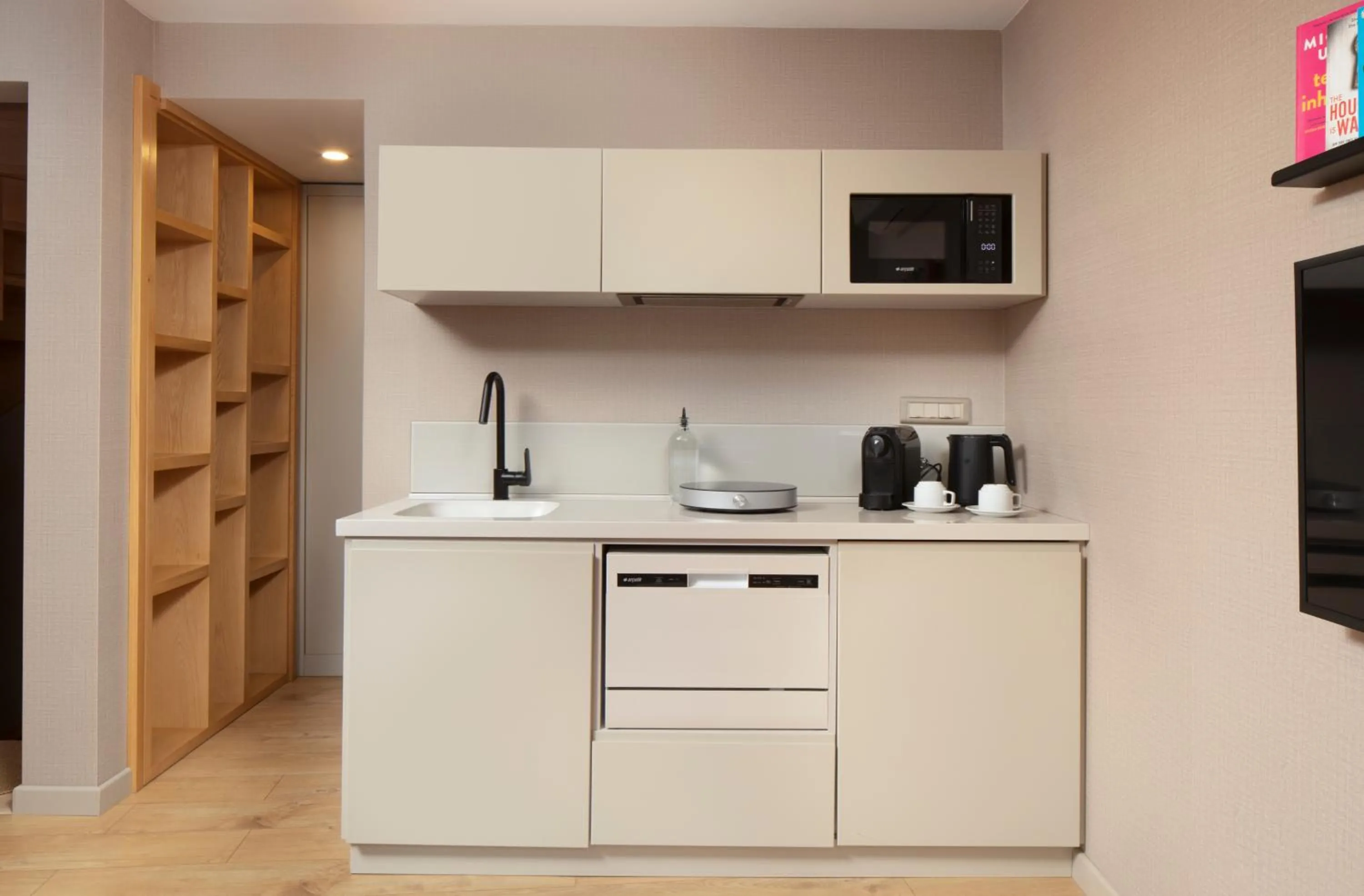 Coffee/tea facilities in Hammamhane Hotel