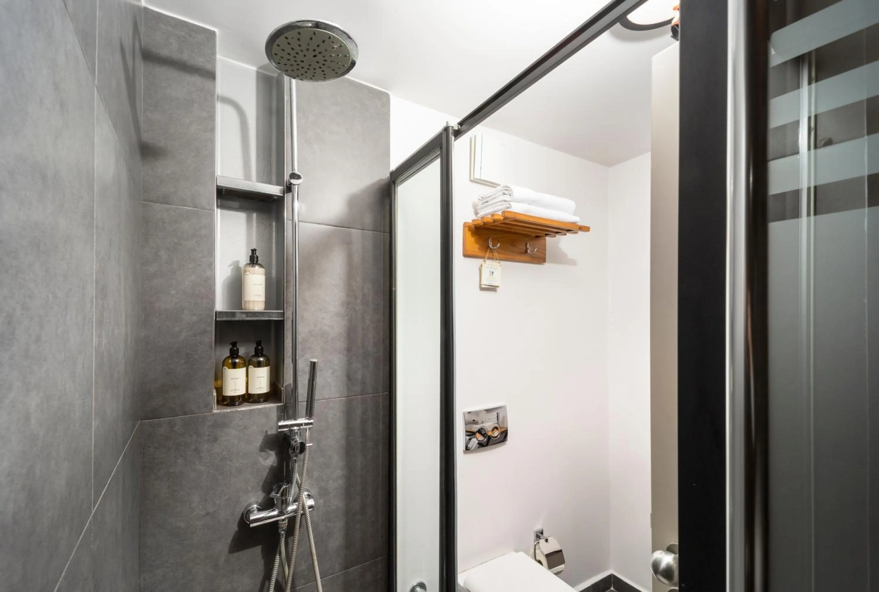 Shower in Hammamhane Hotel