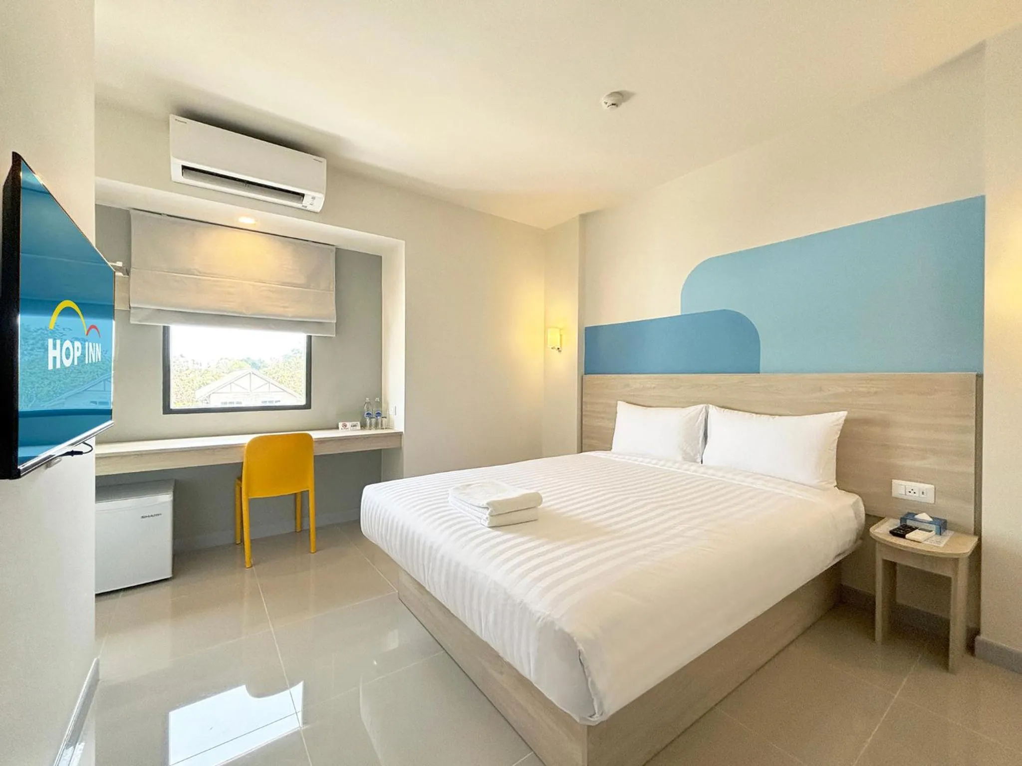 Bedroom, Bed in HOP INN Si Racha