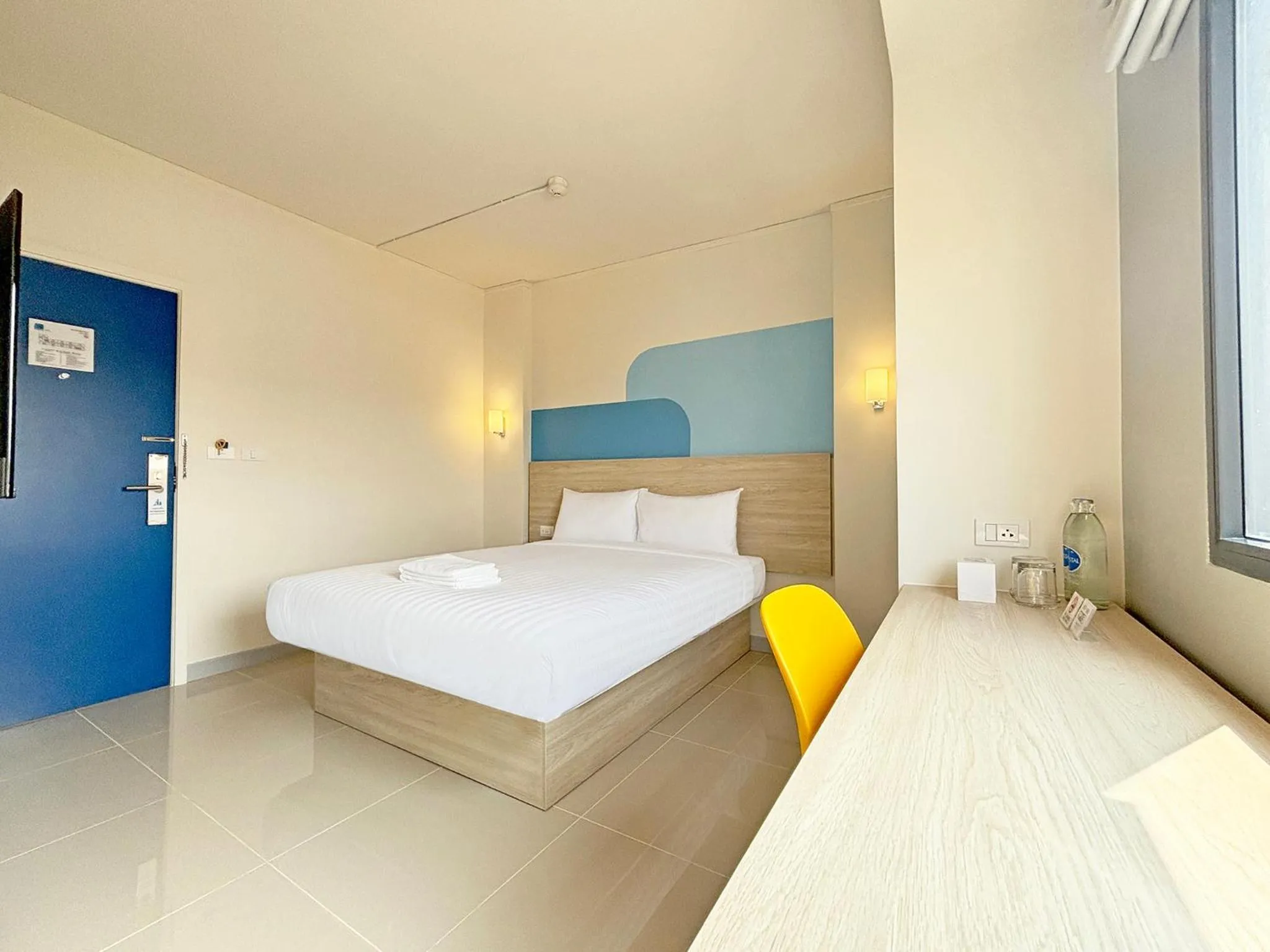 Bedroom, Bed in HOP INN Si Racha