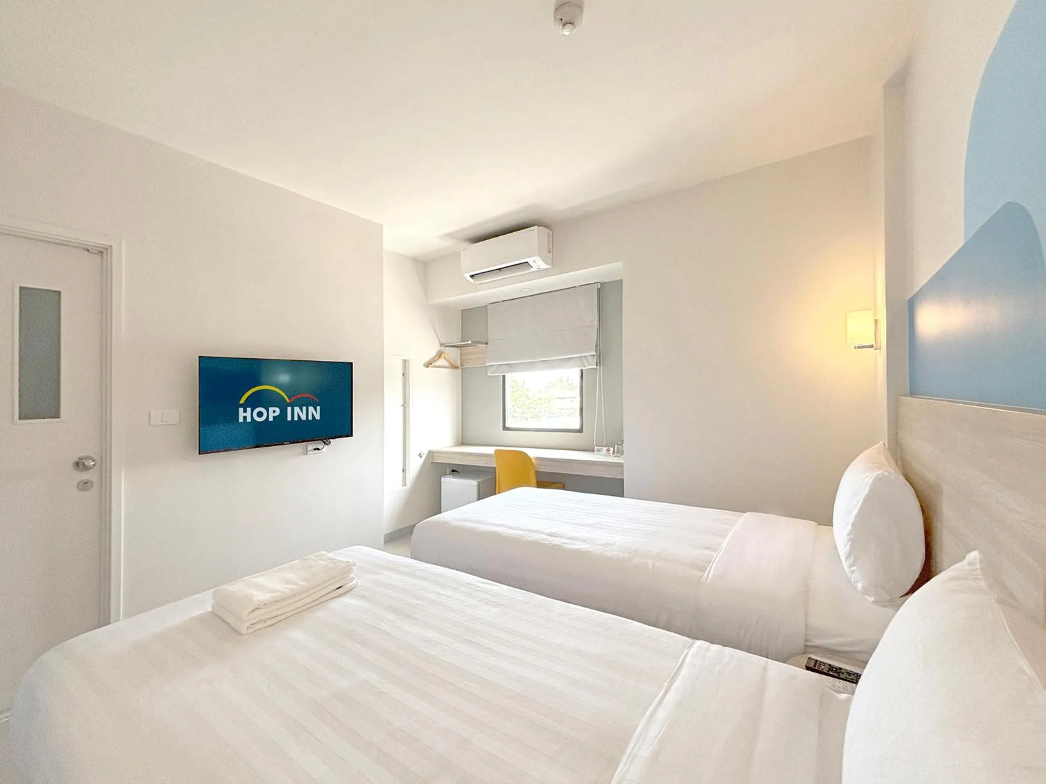 Bedroom, Bed in HOP INN Si Racha