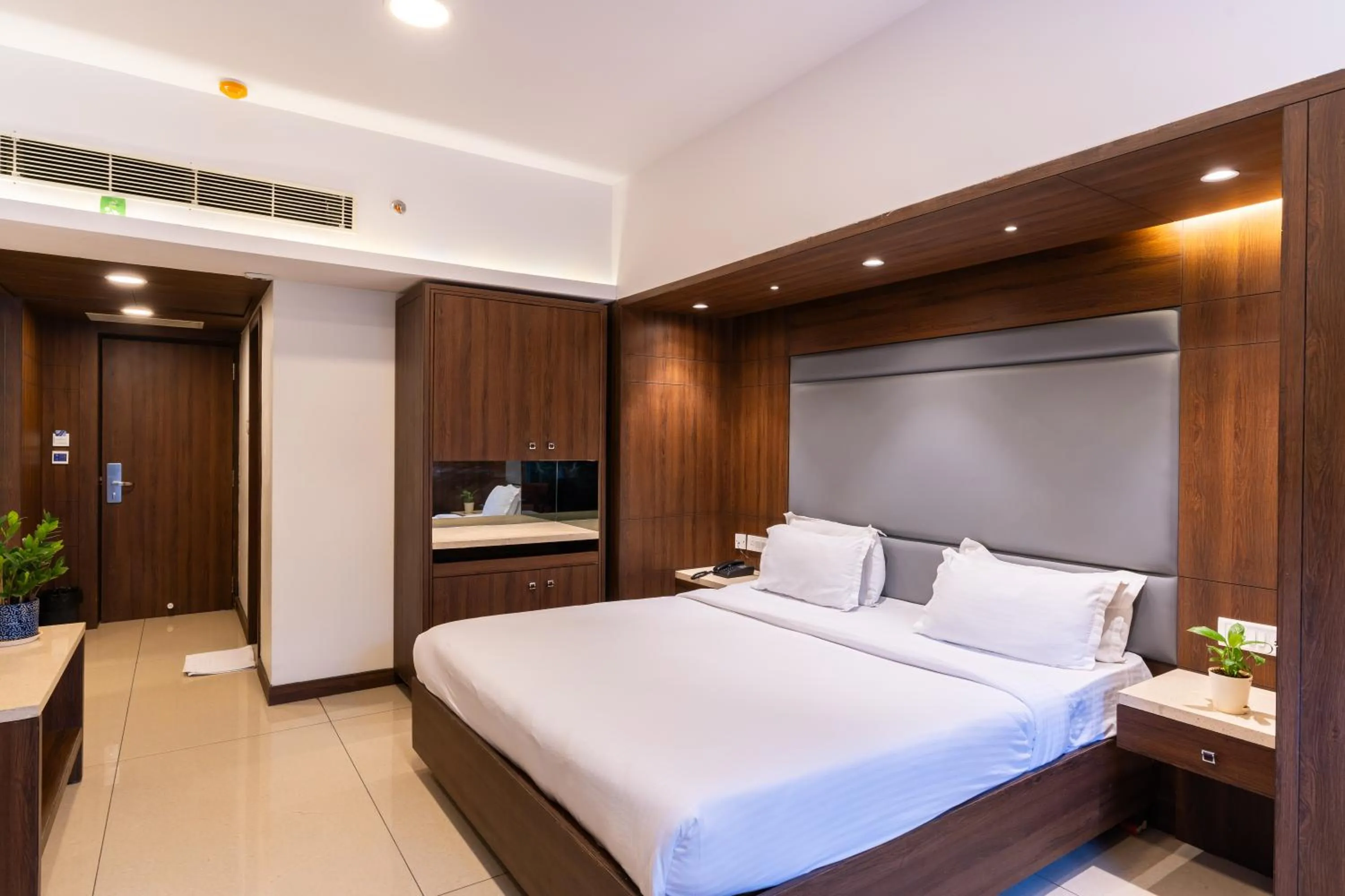 TV and multimedia, Bed in Pincode Hotels by Yatri Nivas
