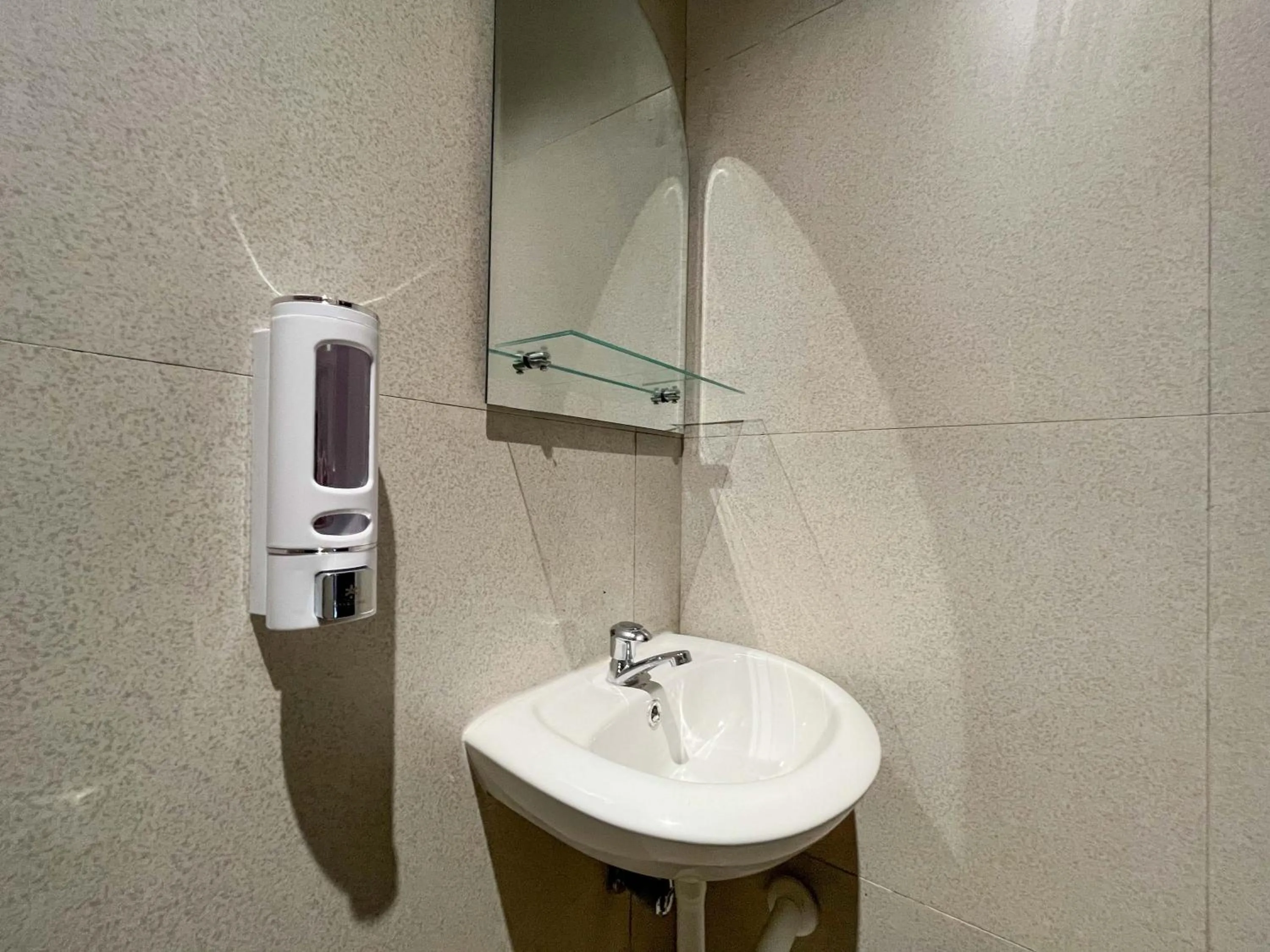 Bathroom in SANS Hotel Premiere Majapahit Semarang