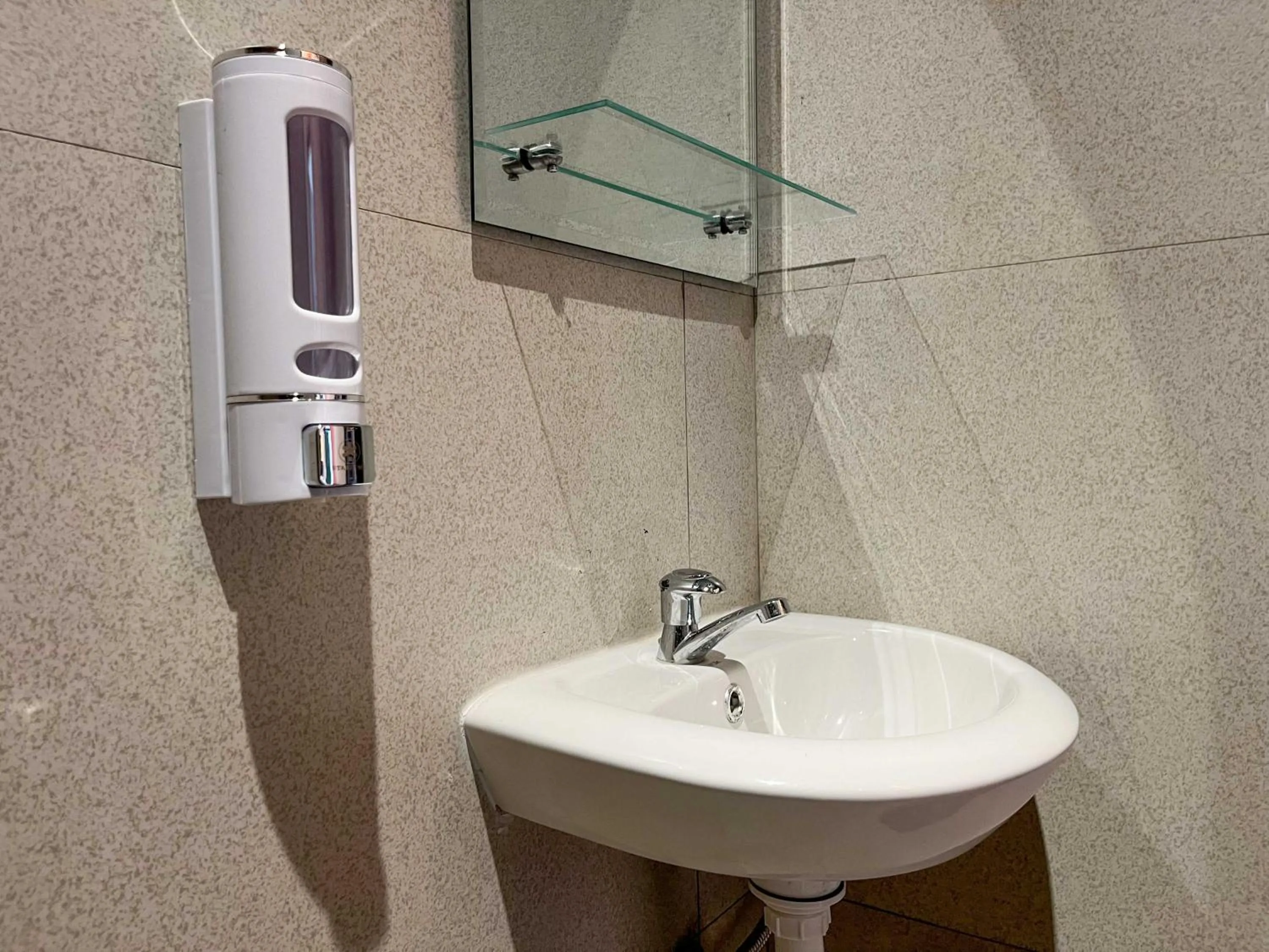 Bathroom in SANS Hotel Premiere Majapahit Semarang