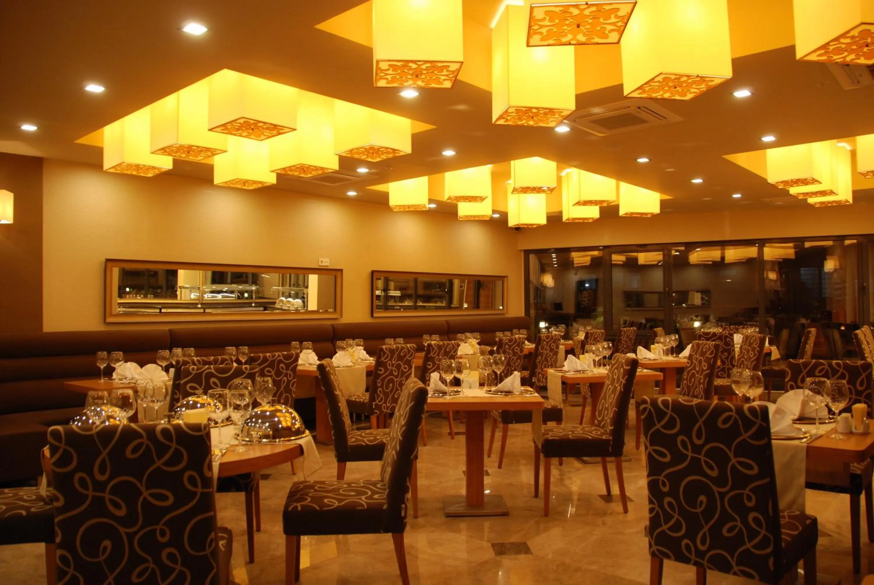 Restaurant/places to eat in Volley Hotel İzmir