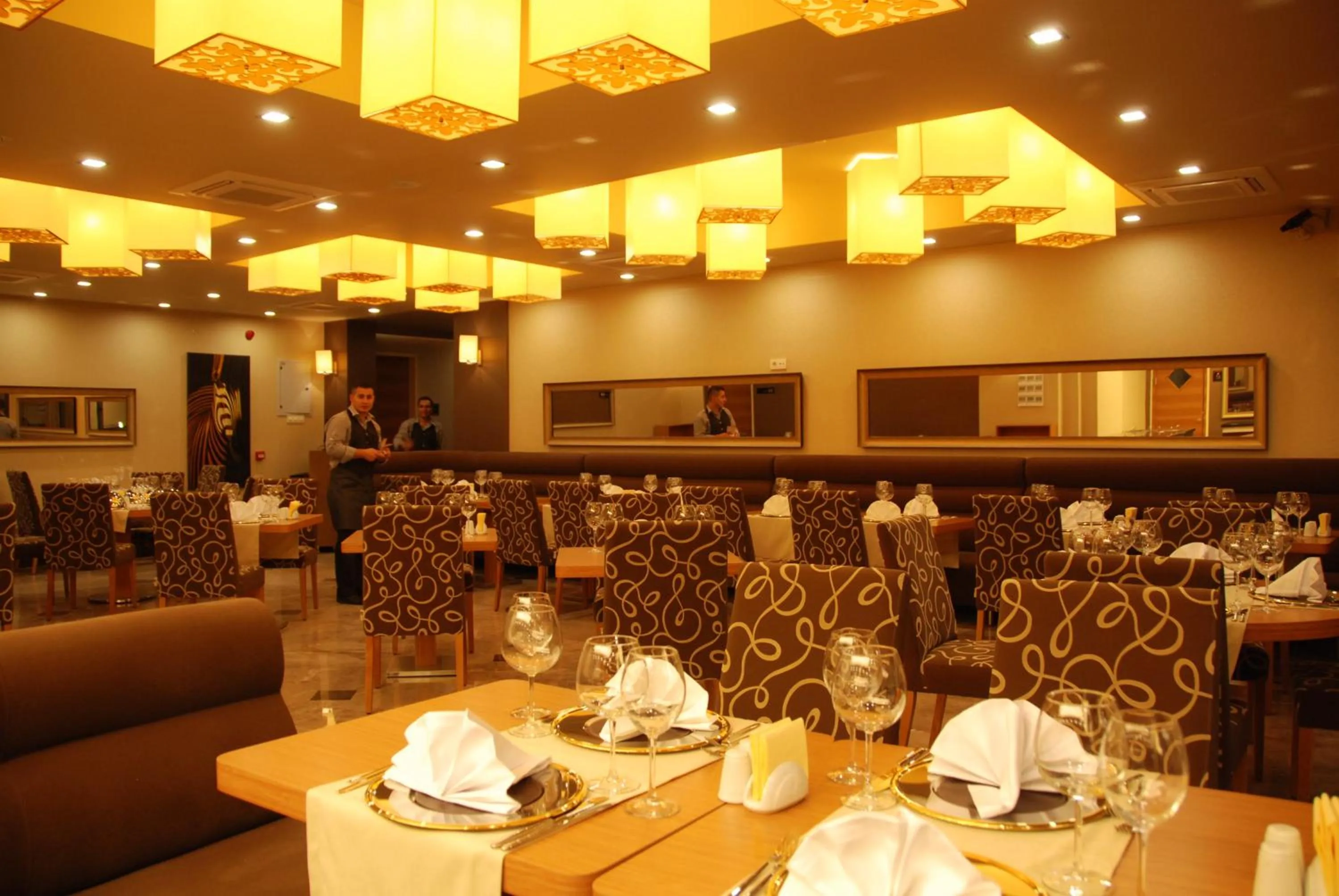 Restaurant/places to eat in Volley Hotel İzmir