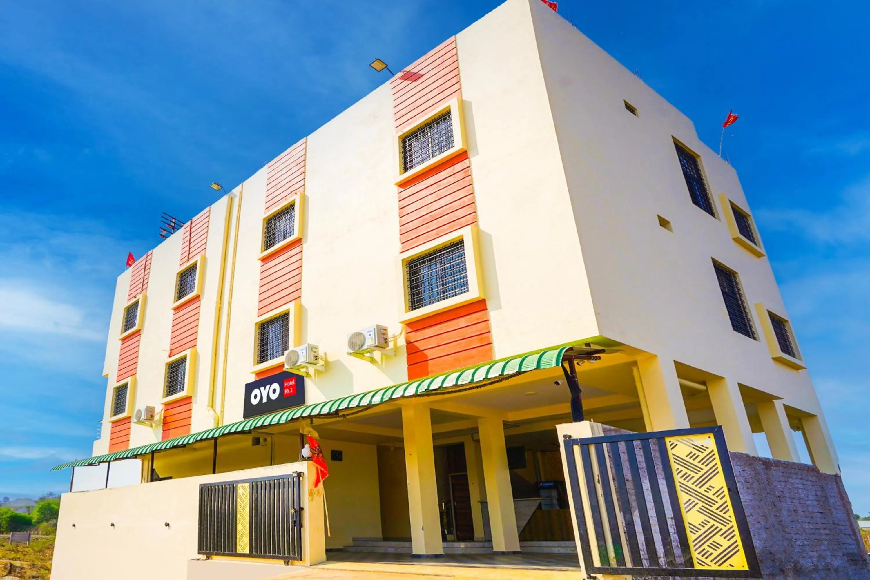 Facade/entrance in Hotel O RK 2