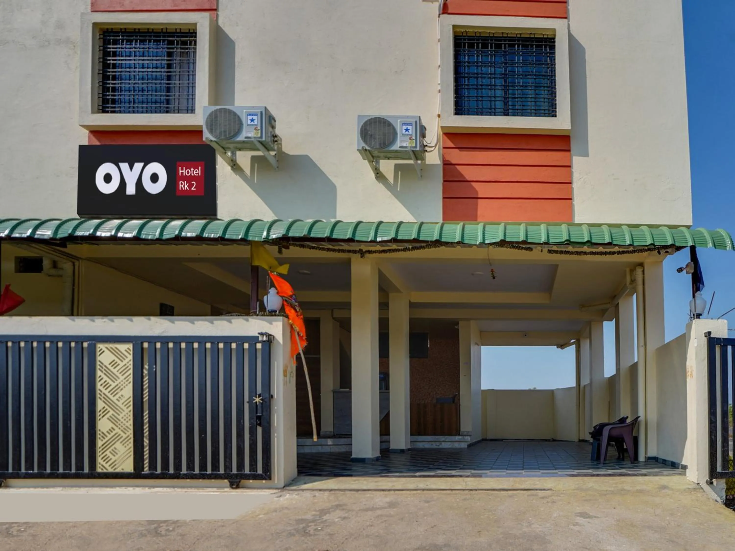 Facade/entrance in Hotel O RK 2